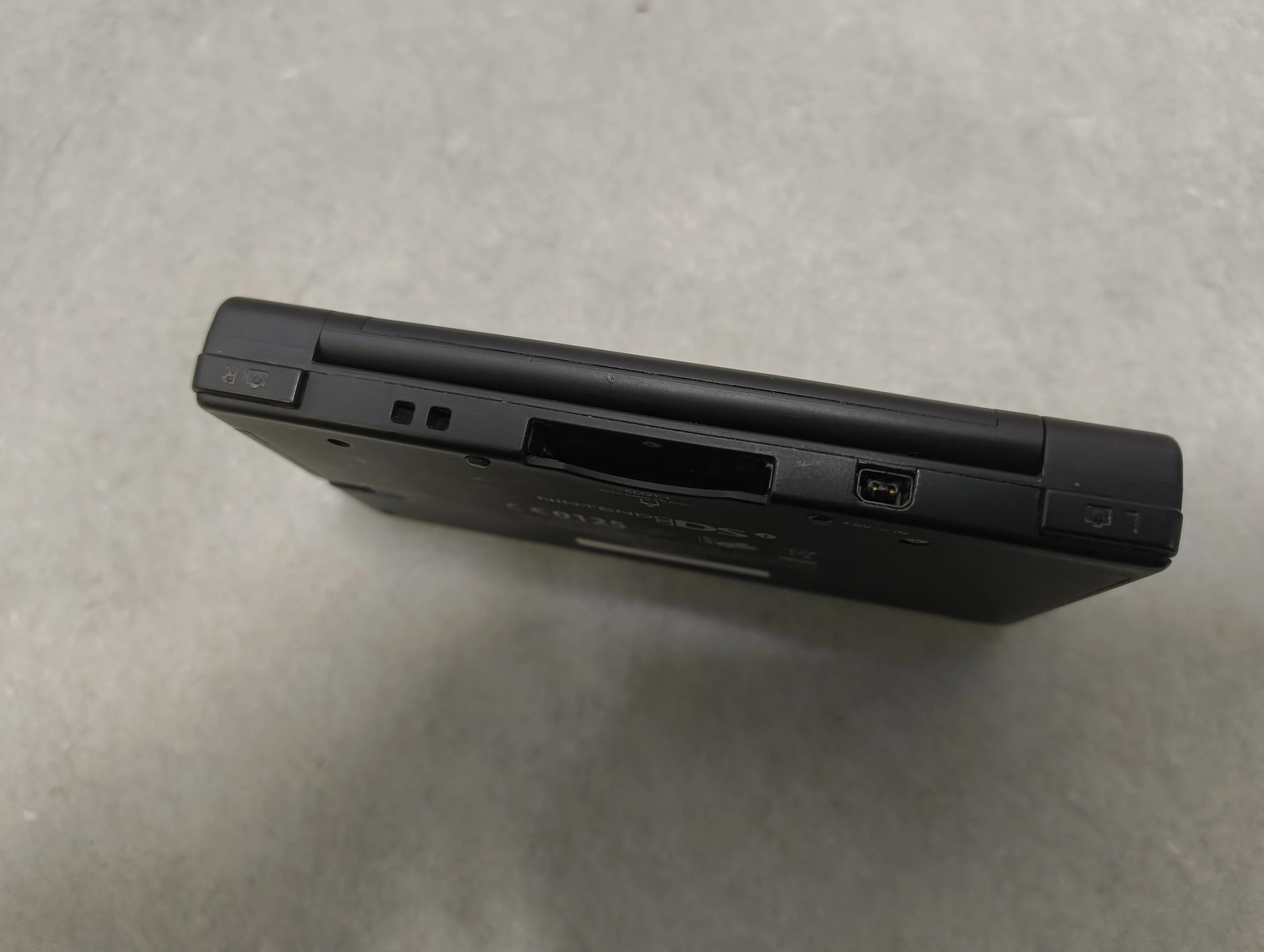 konsola-nintendo-dsi-waga-produktu-z-opakowaniem-jednostkowym-1000