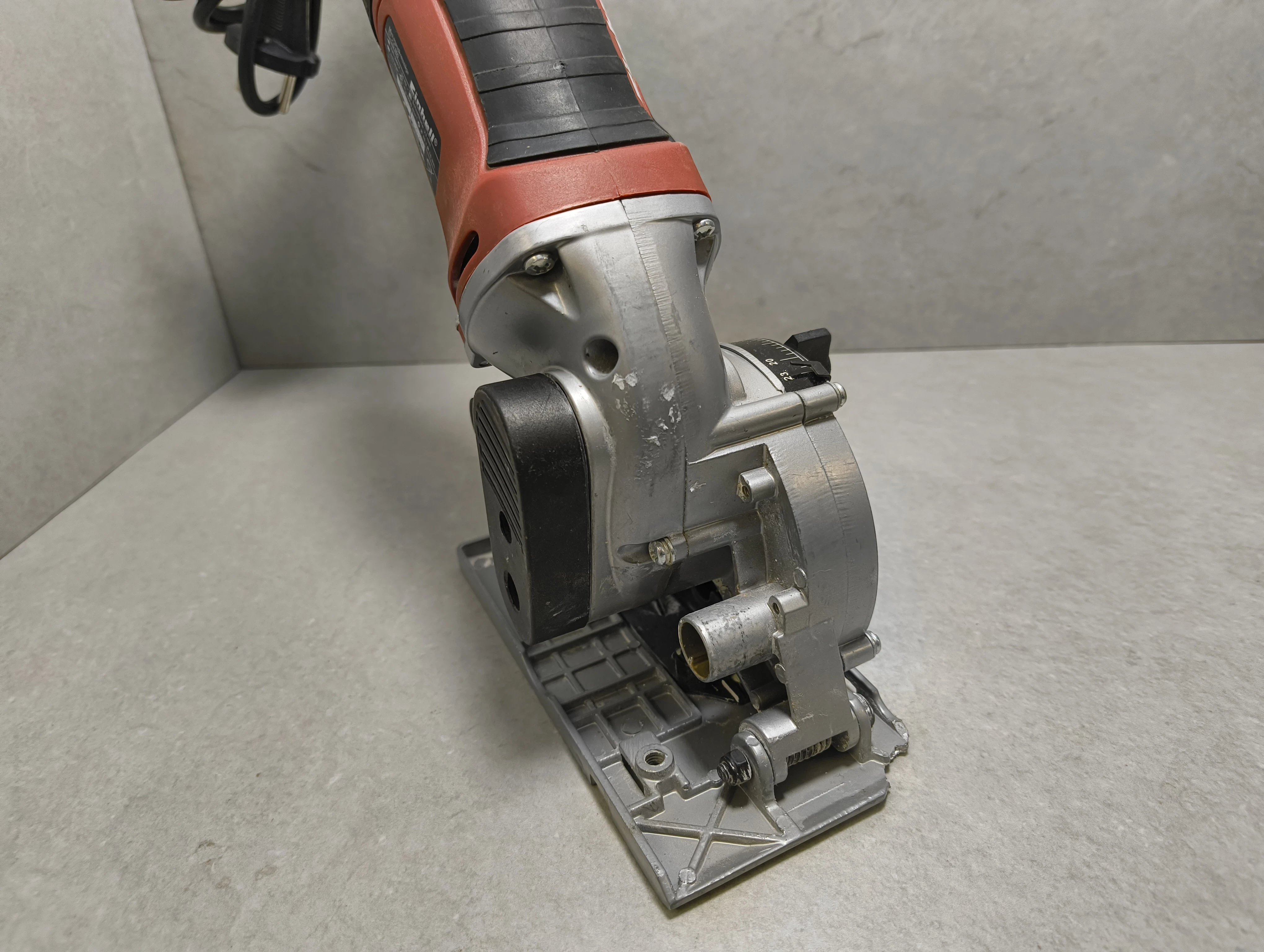 mini-pila-einhell-tc-cs-860-srednica-otworu-pily-1000