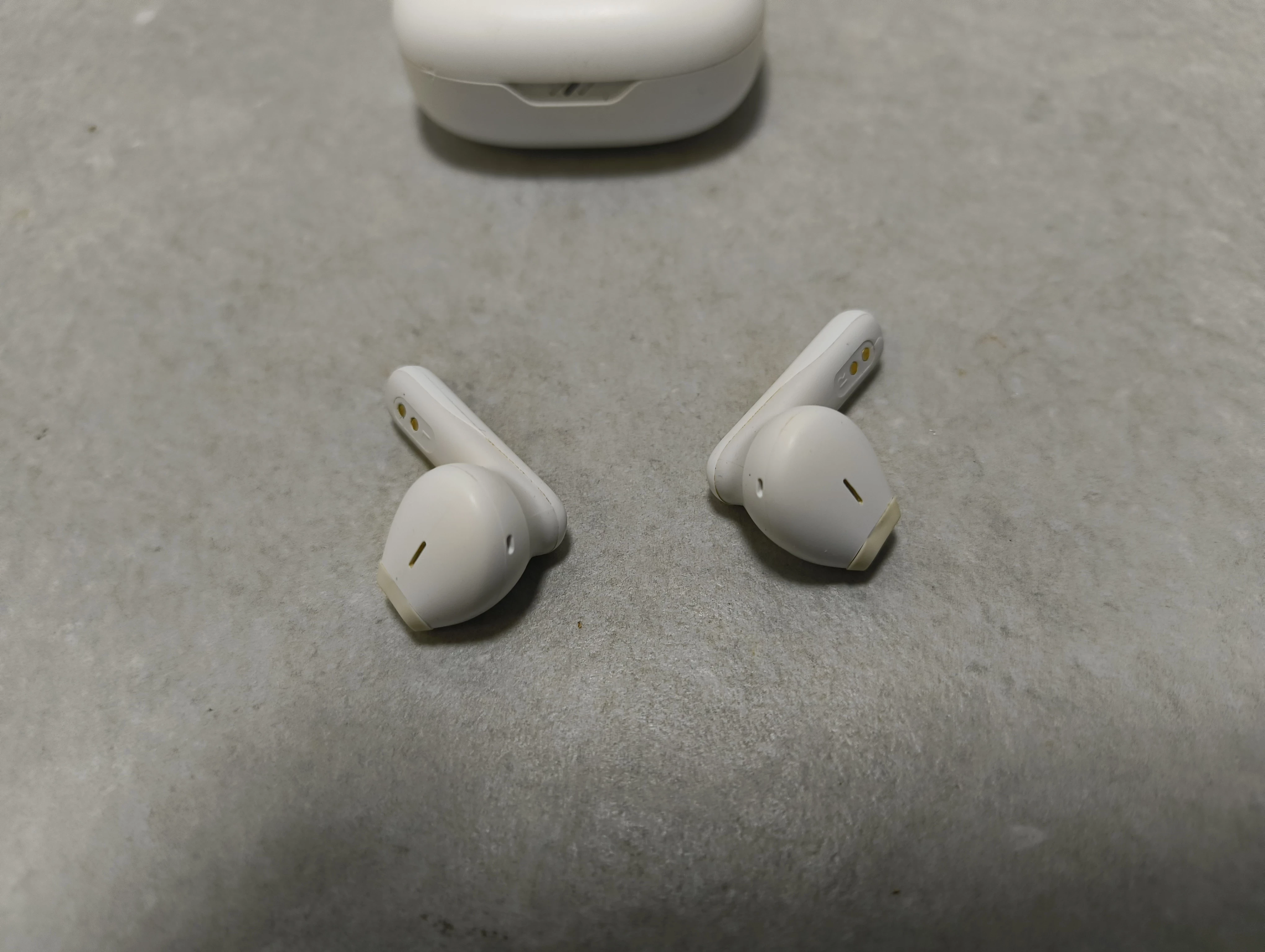 sluchawki-jbl-wave-300-tws-stan-11323-2