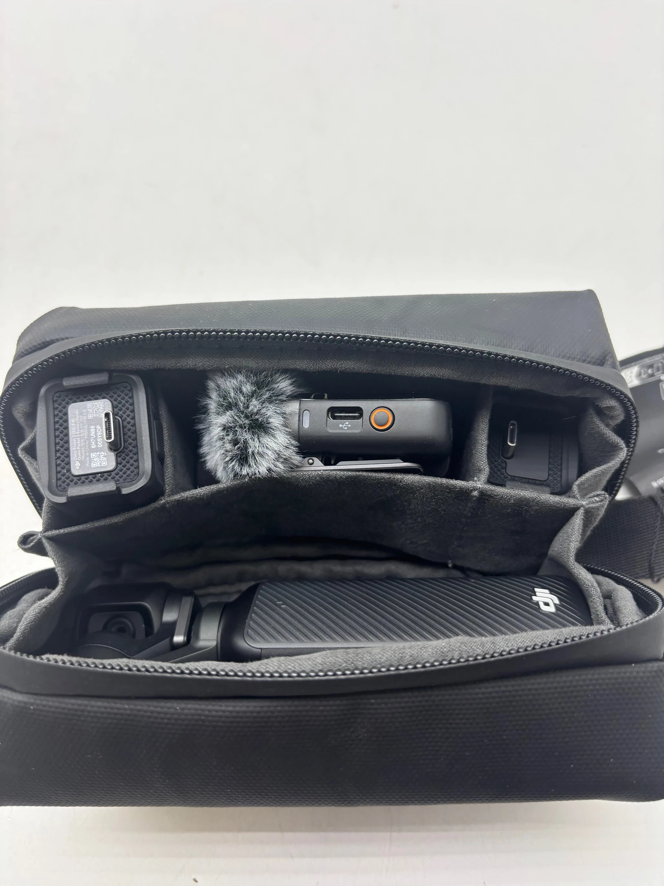 kamera-dji-osmo-pocket-3-creator-combo-pud-stabilizator-obrazu-217885-279137