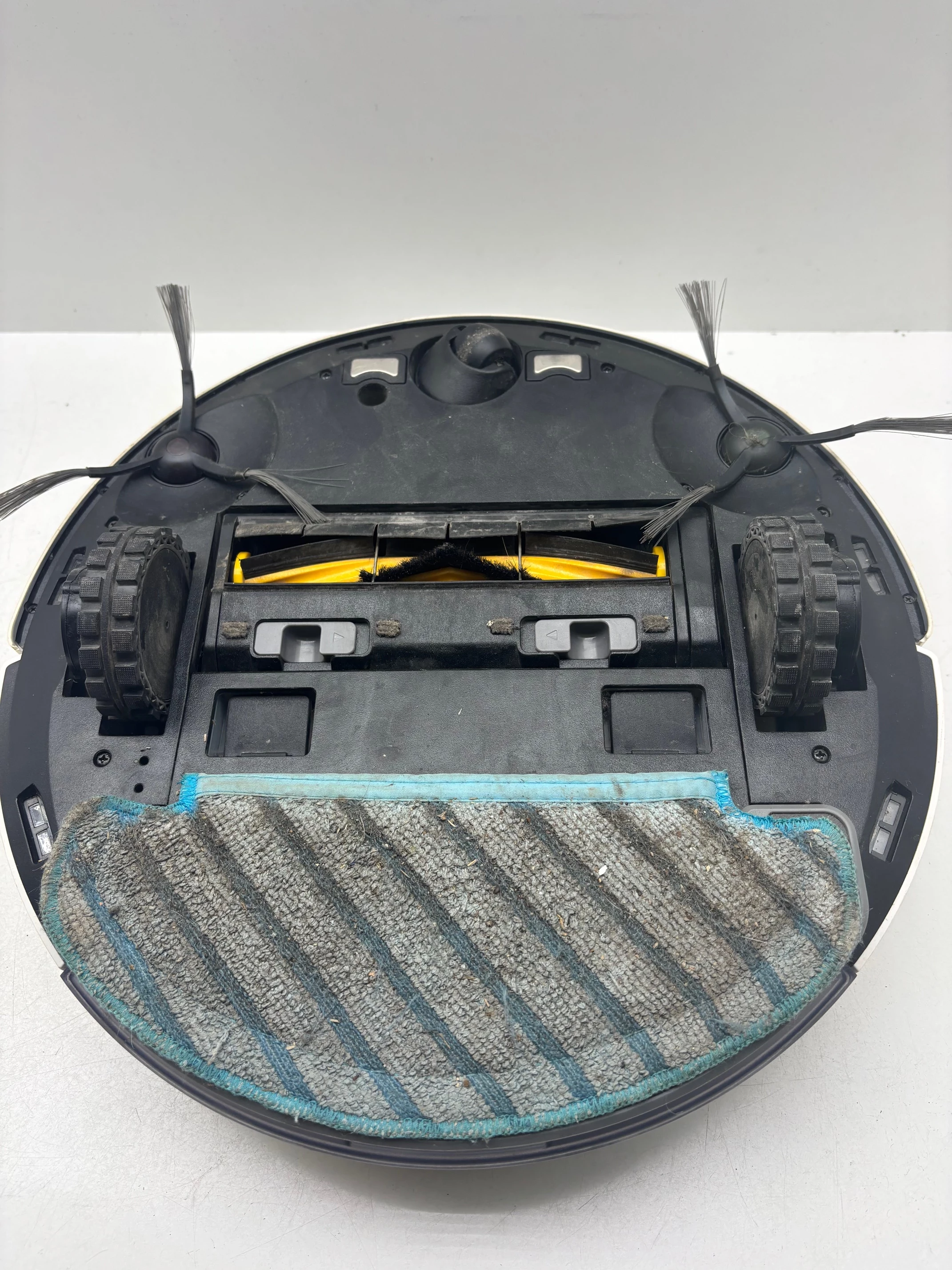 ecovacs-deebot-n8-robot-odkurzajacy-ze-stacja-czyszczaca-mapowanie-3d-kolor-dominujacy-129357-2