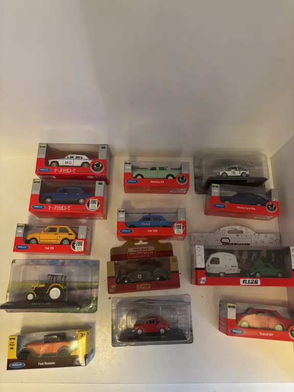 kolekcja-aut-prl-13-sztuk-pilsudskiego-86-wroclaw