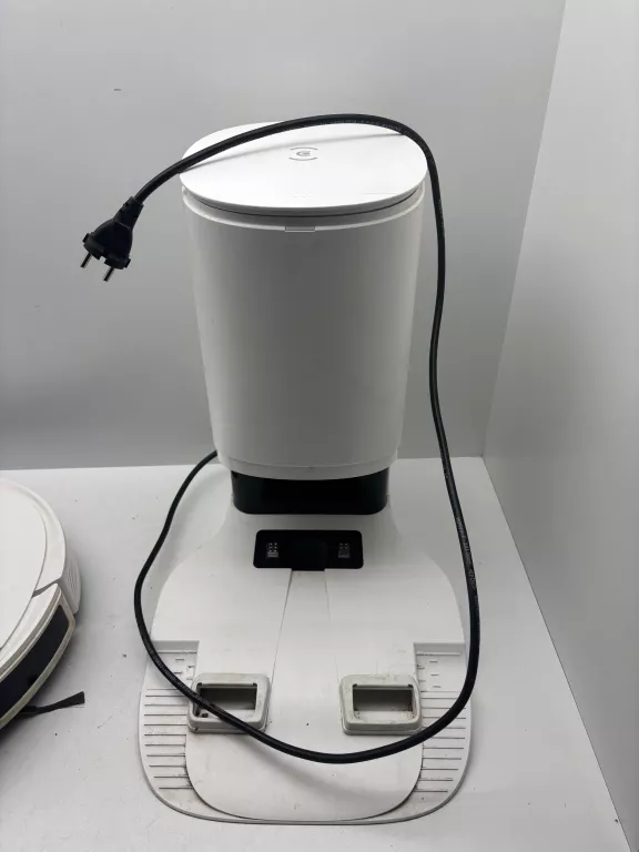 ecovacs-deebot-n8-robot-odkurzajacy-ze-stacja-czyszczaca-mapowanie-3d-stan-11323-2