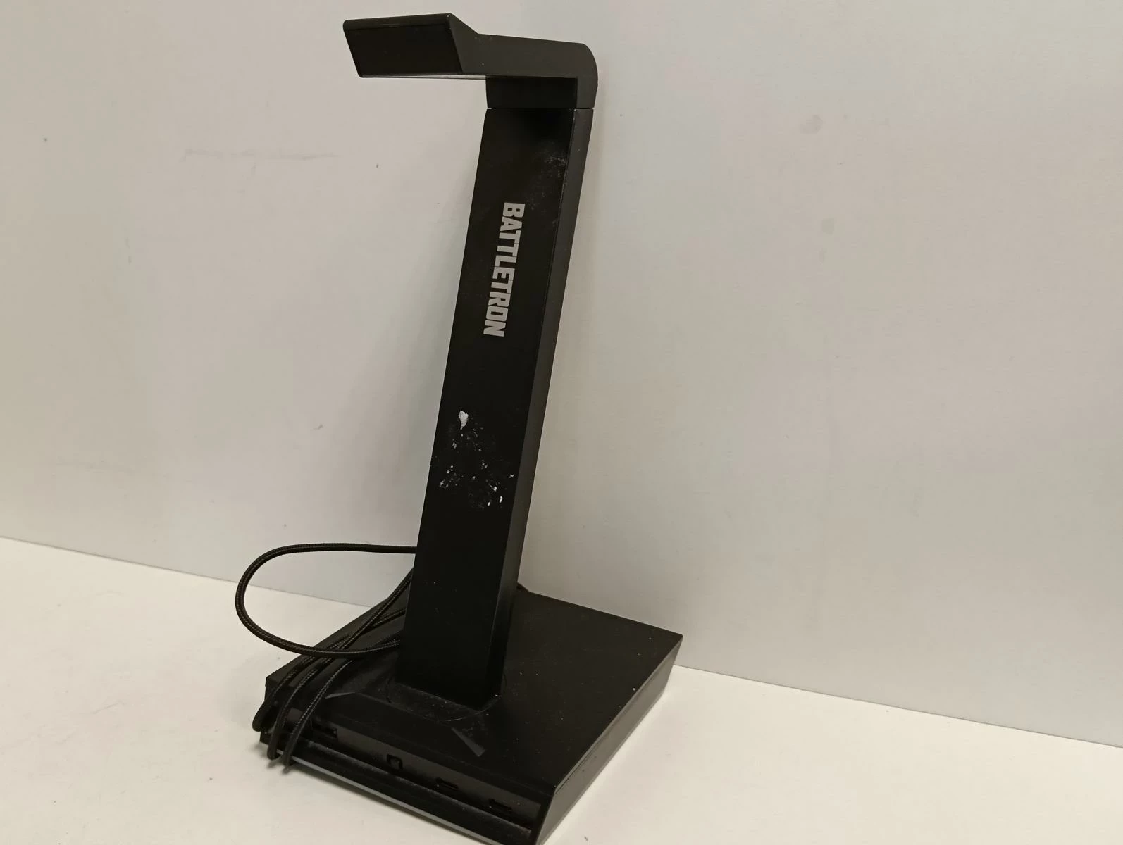 stojak-na-sluchawki-podswietlany-pilsudskiego-13a-sj-ostroleka