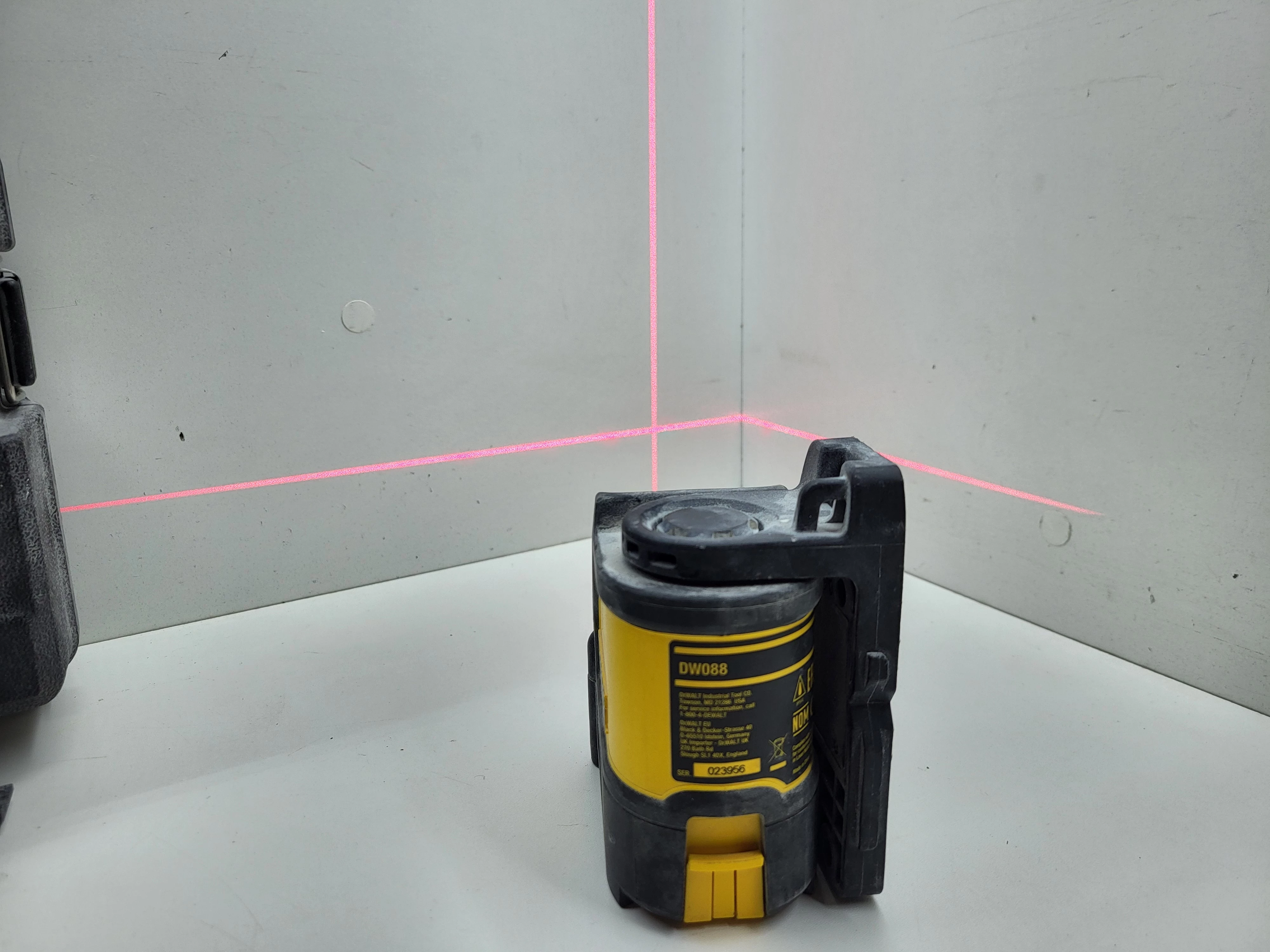 laser-dewalt-dw088-marka-248811-950256