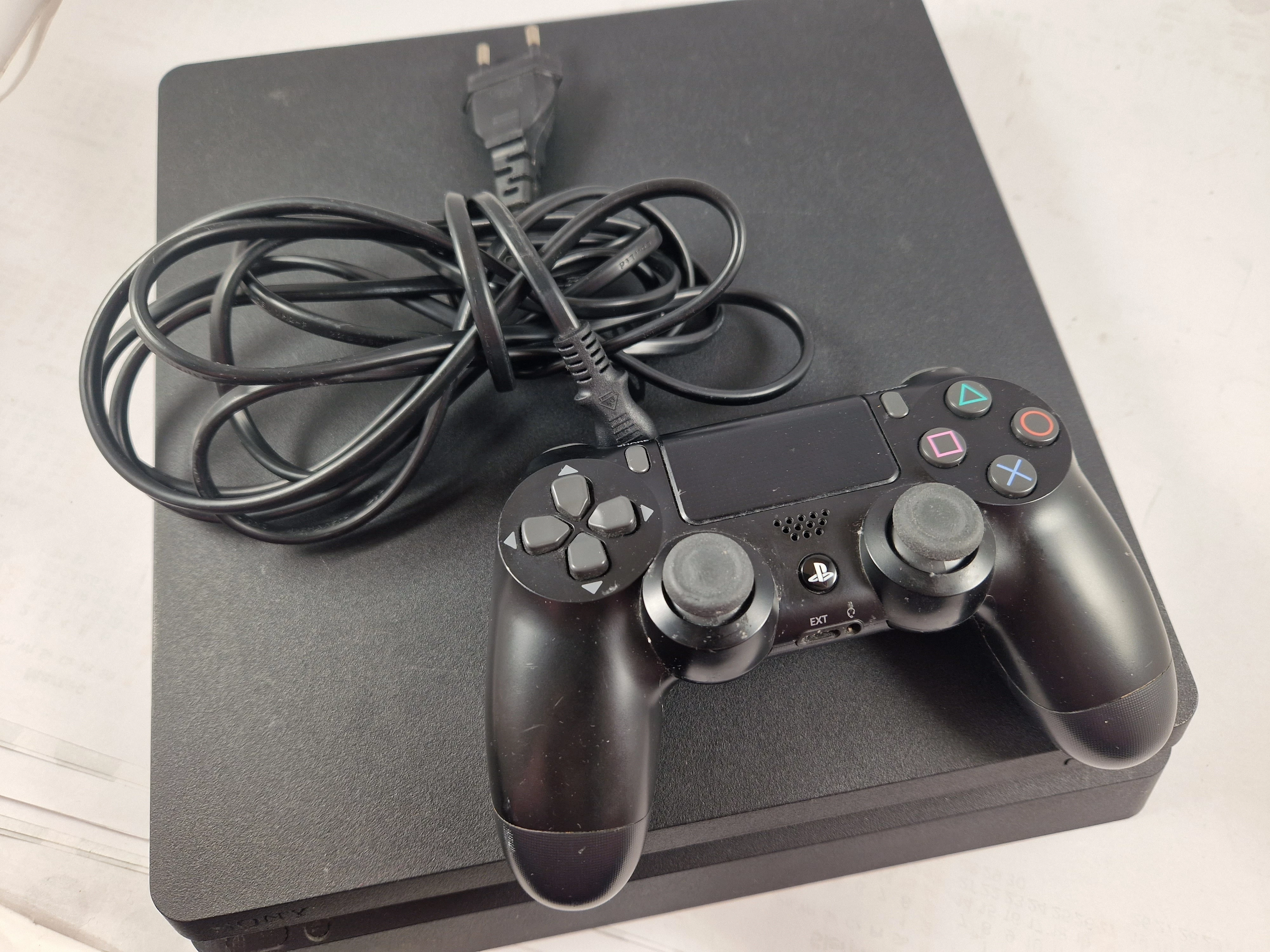 konsola-sony-ps4-500-gb-pad-gry-stan-11323-2