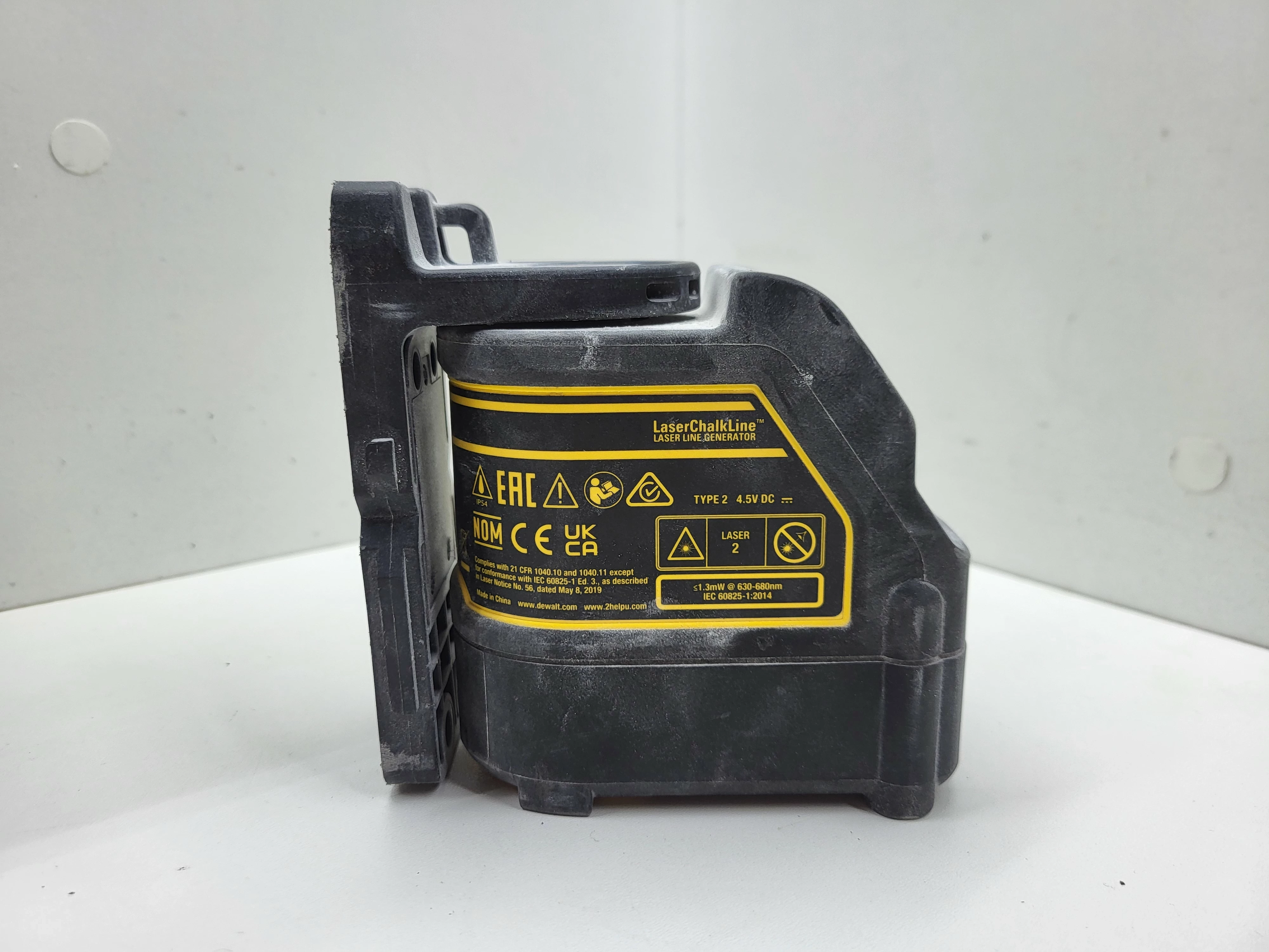 laser-dewalt-dw088-maksymalny-zasieg-pracy-20