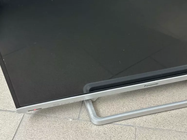 panasonic-tx-32as520e-pilot-przekatna-ekranu-cale-32