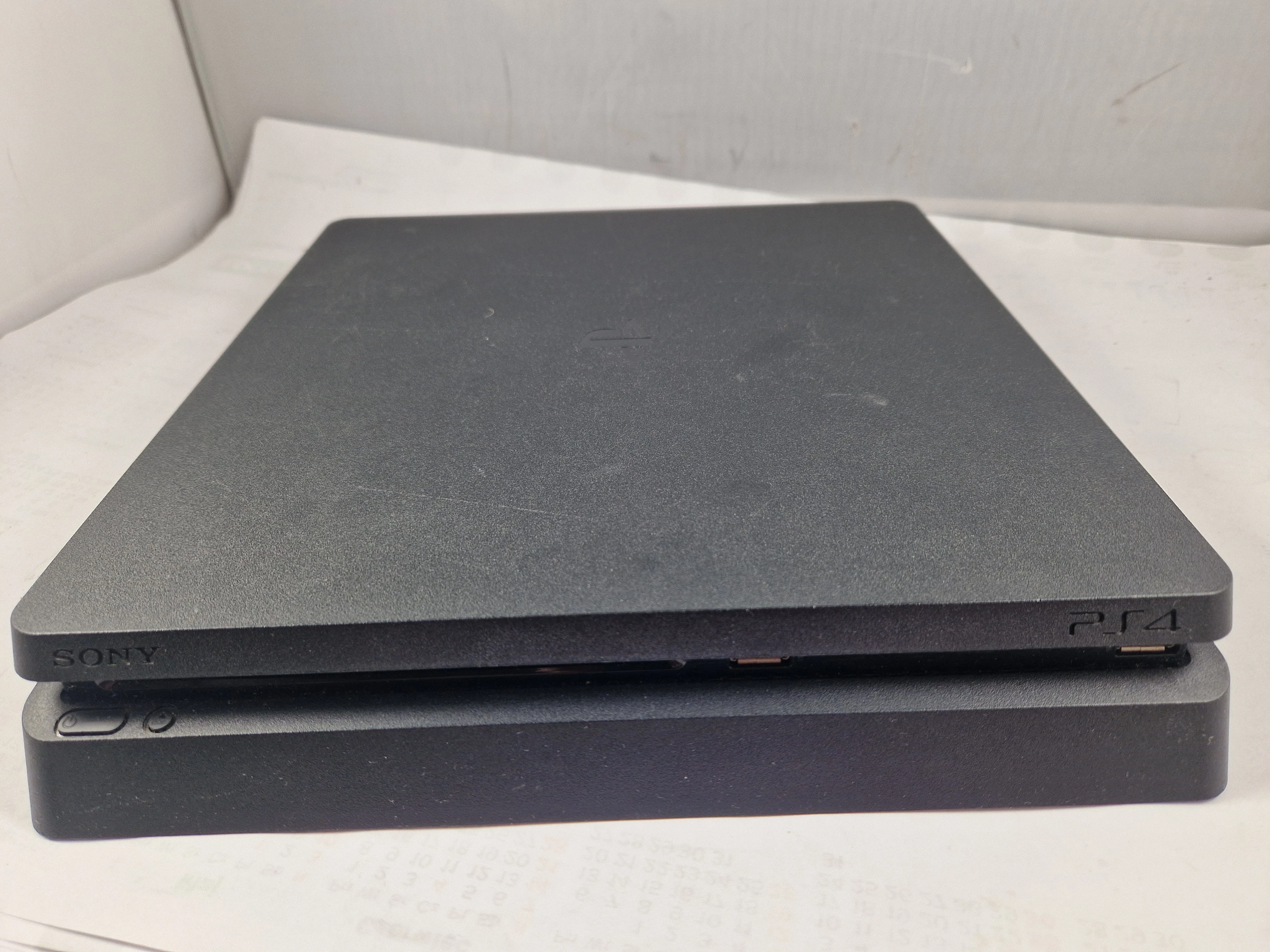 konsola-sony-ps4-500-gb-pad-gry-ean-gtin-711719466413