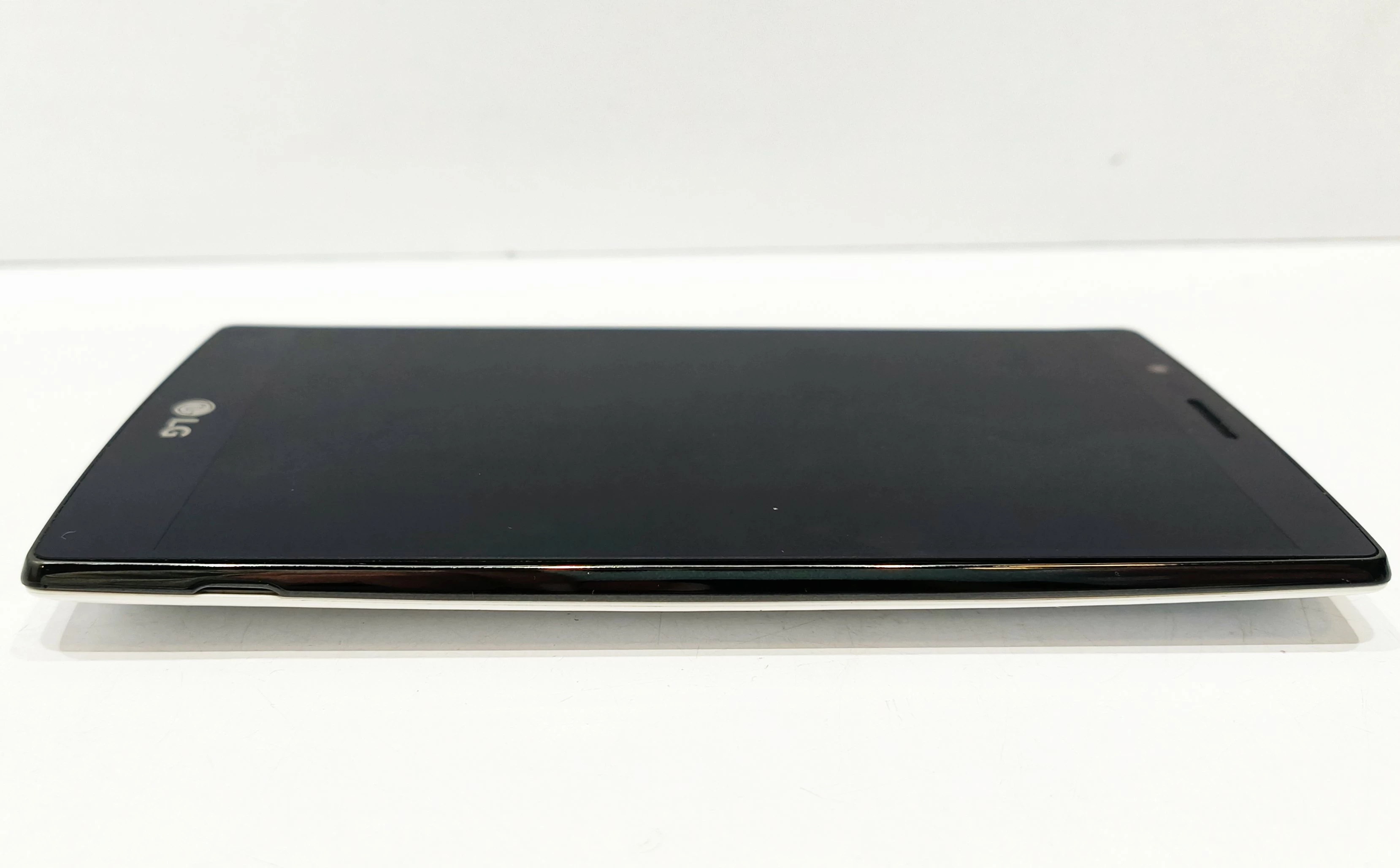 telefon-lg-g4-stan-11323-2