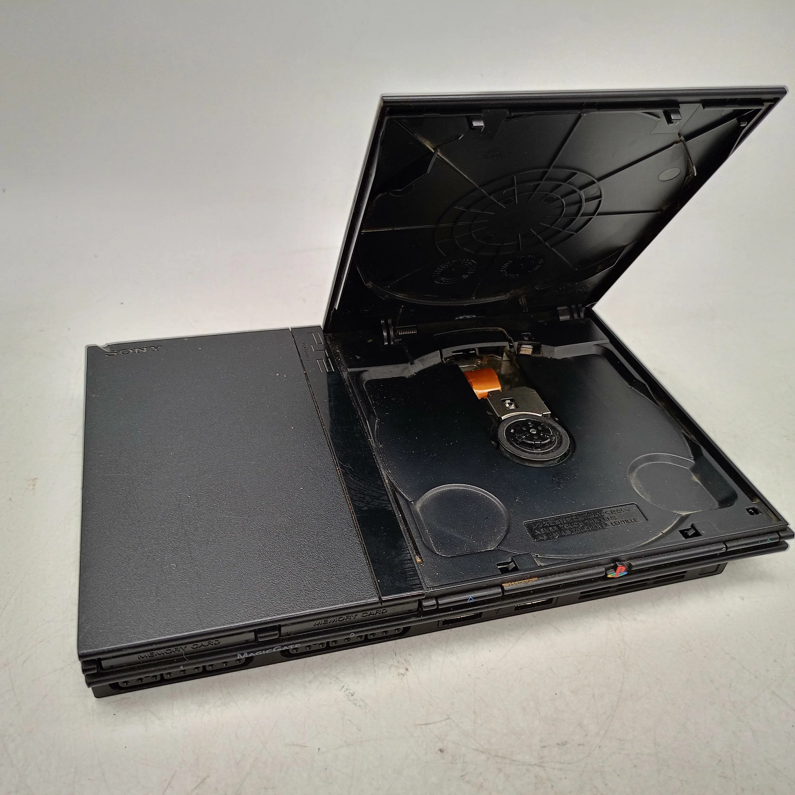 konsola-playstation-ps2-scph-77004-ean-gtin-0610393703602