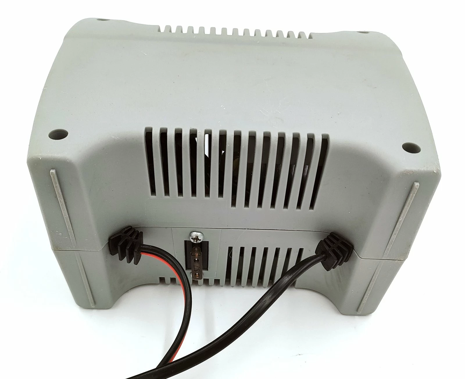 prostownik-do-ladowania-akumulatorow-wj-bc06a-model-sbc-6a