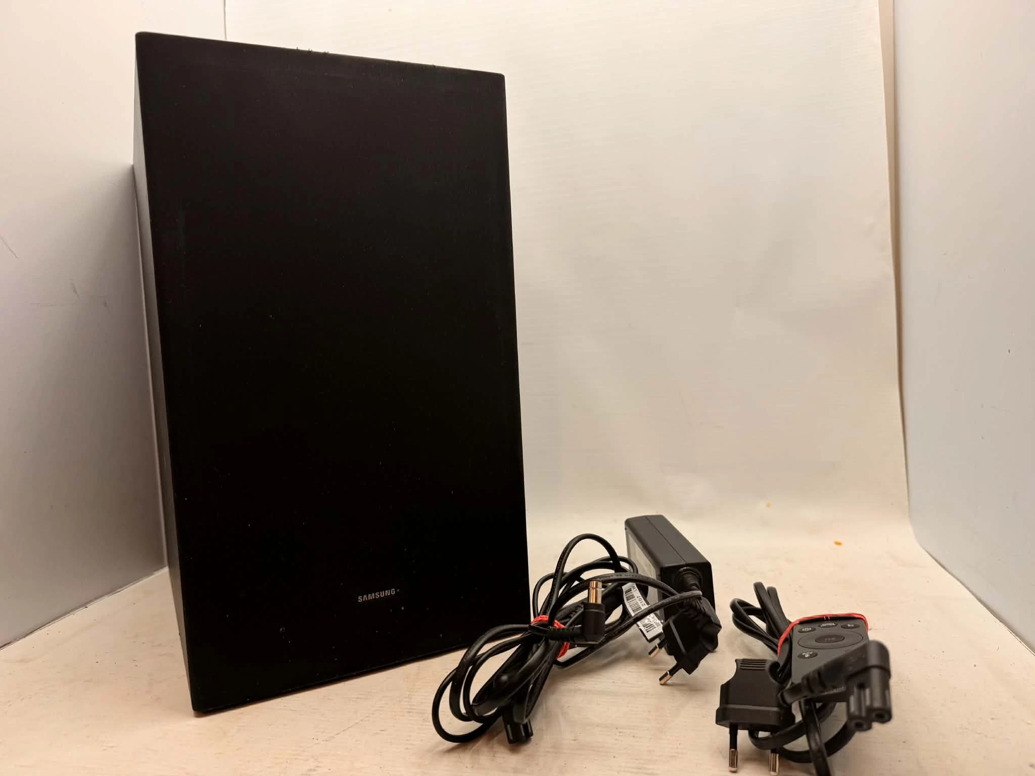 soundbar-samsung-hw-q600a-subwoofer-samsung-ps-wa67b-system-dzwieku-208026-809004