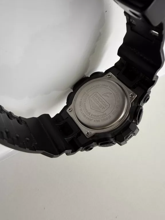 zegarek-casio-g-shock-ga-700-stan-11323-2