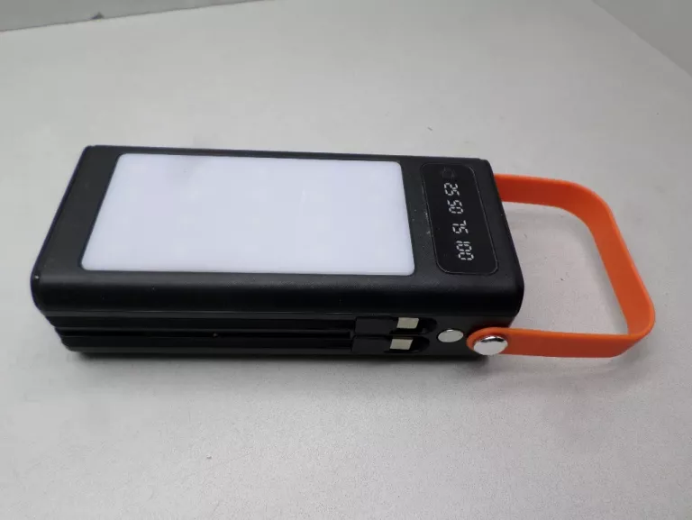 powerbank-30-000mah-led-4x-usb-usb-c-lighting-stan-11323-2