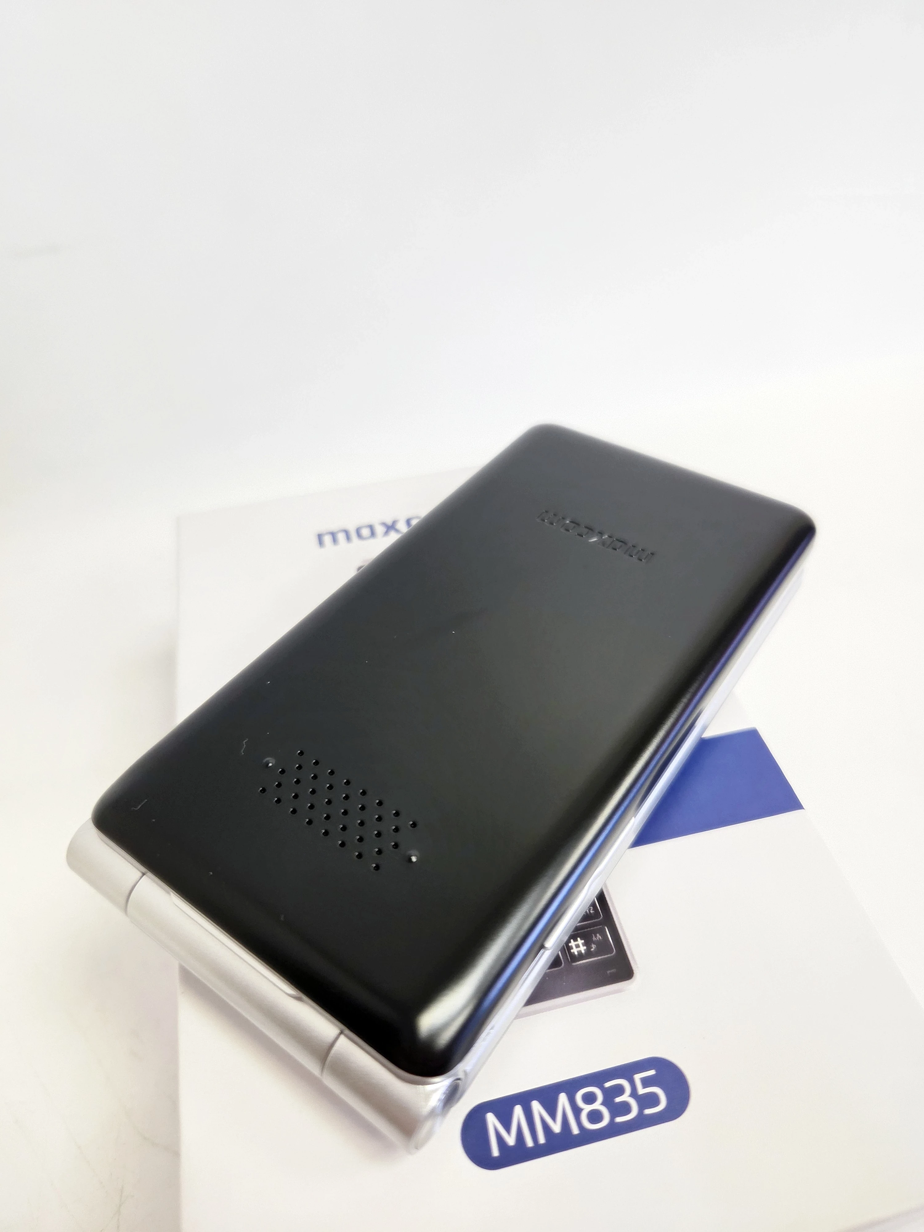 telefon-maxcom-mm835-komplet-stan-11323-2