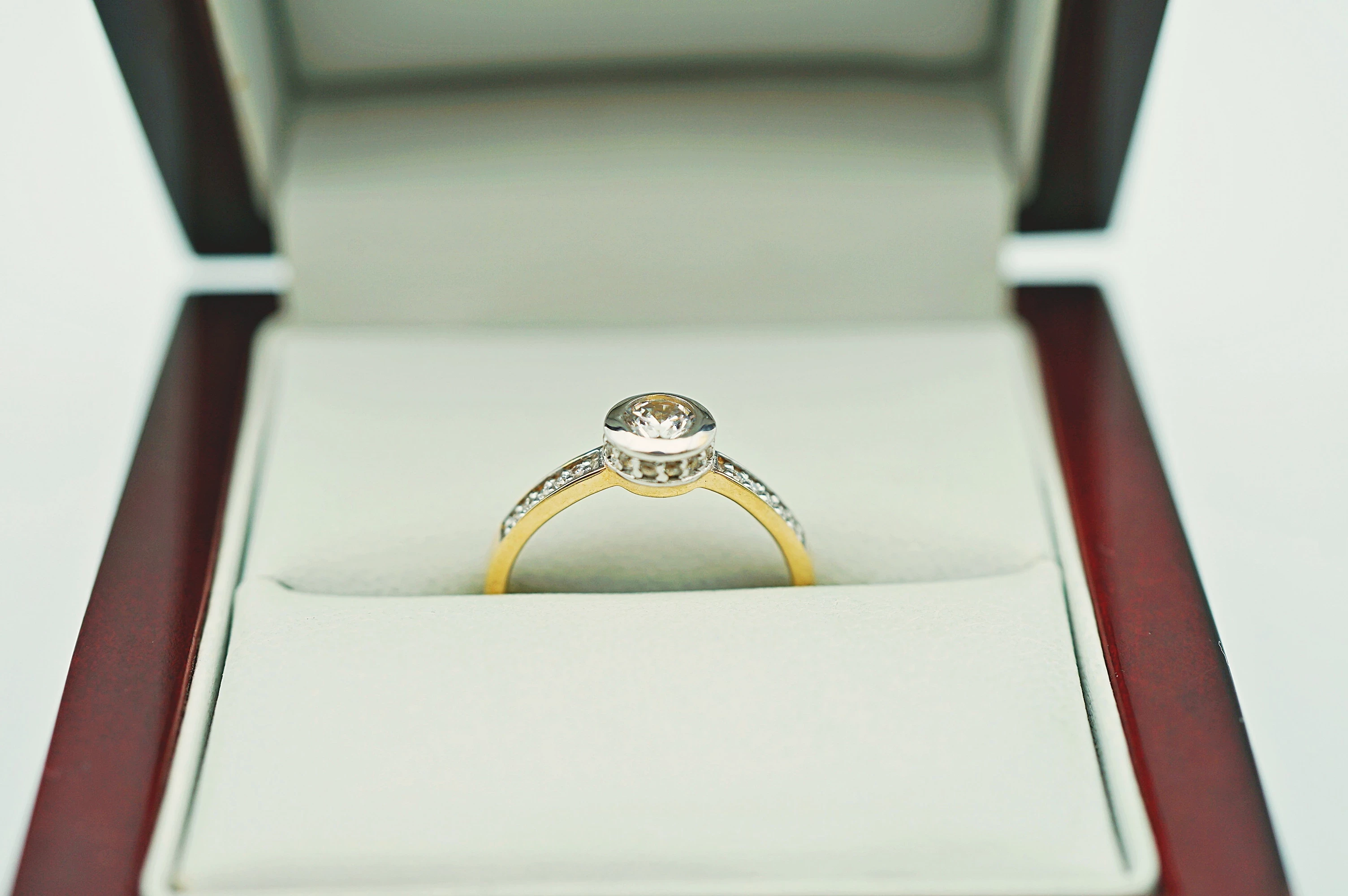 piekny-zloty-pierscionek-585-221g-r10-cyrkonia-kamien-17088-128