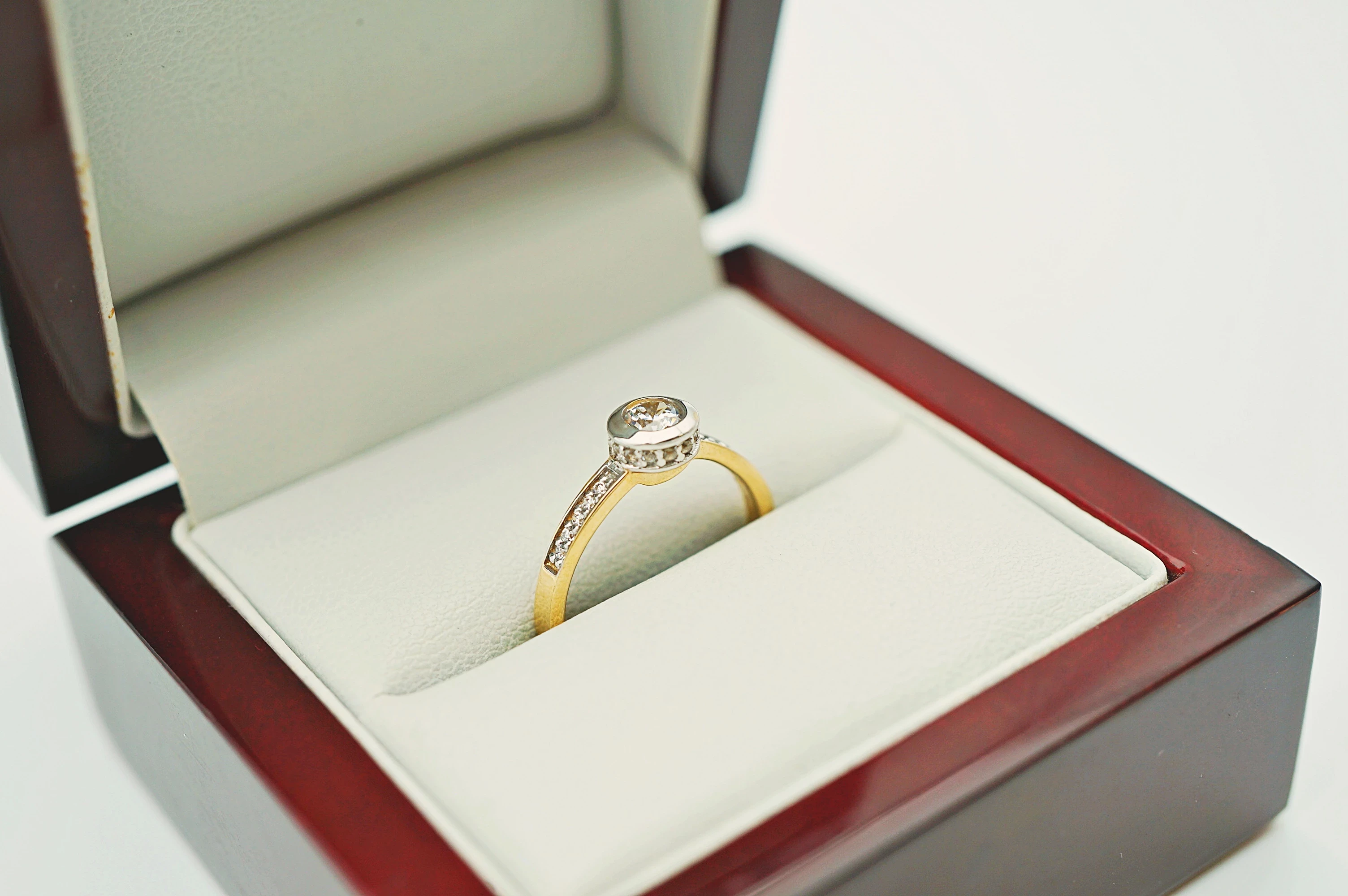 piekny-zloty-pierscionek-585-221g-r10-cyrkonia-waga-221