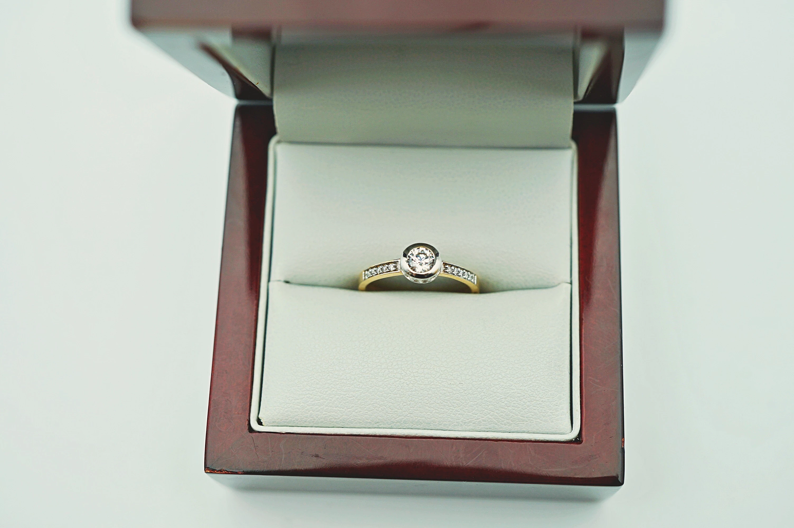 piekny-zloty-pierscionek-585-221g-r10-cyrkonia-stan-11323-2