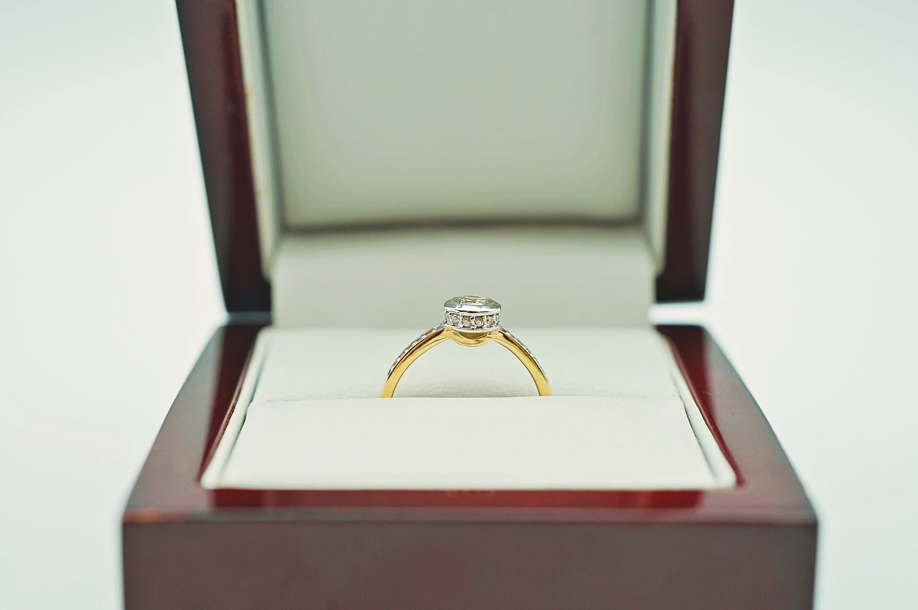 piekny-zloty-pierscionek-585-221g-r10-cyrkonia-rozmiarsrednica-wew-mm-372-10