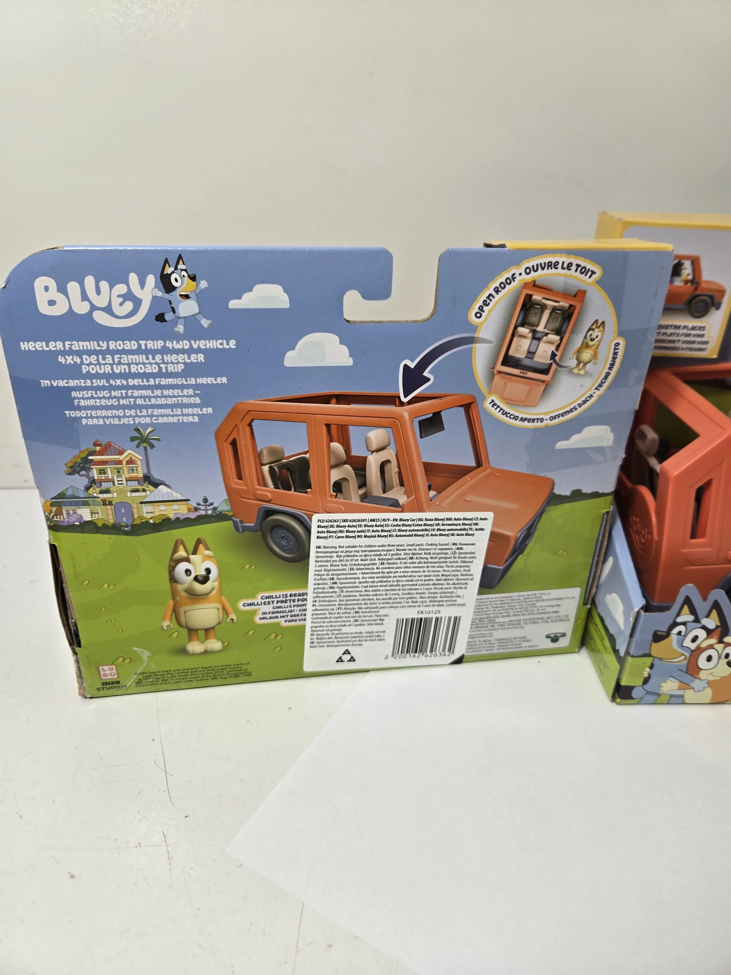 pojazd-moose-toys-bluey-heeler-family-road-trip-4wd-vehicle-stan-11323-238058