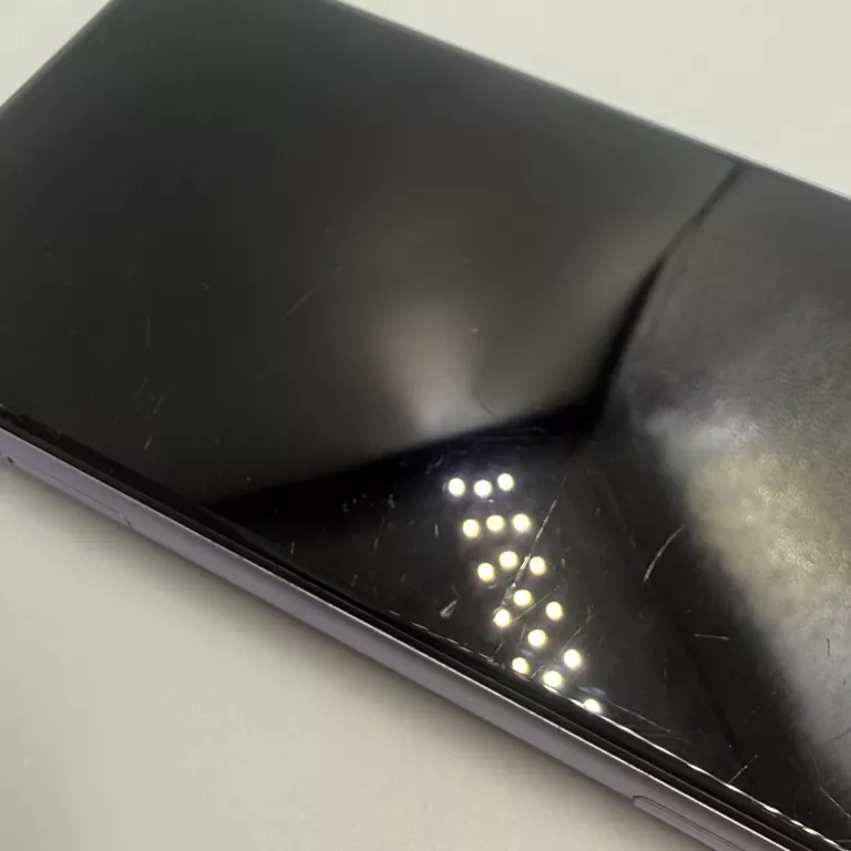 telefon-iphone-11-256gb-kon-bat80-wbudowana-pamiec-202869-214185