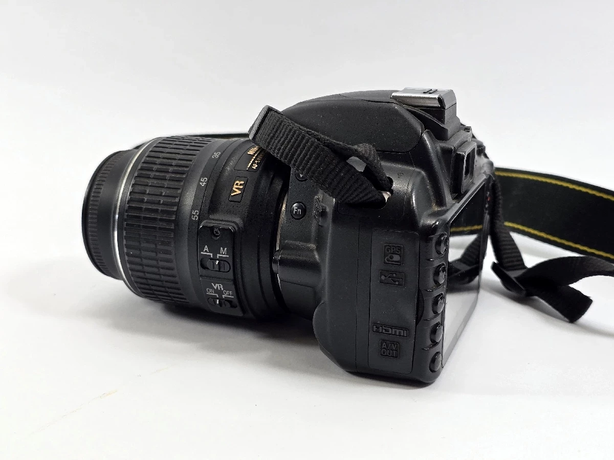 lustrzanka-nikon-d3100-korpus-obiektyw-18-55-mm-rozmiar-matrycy-206882-228774