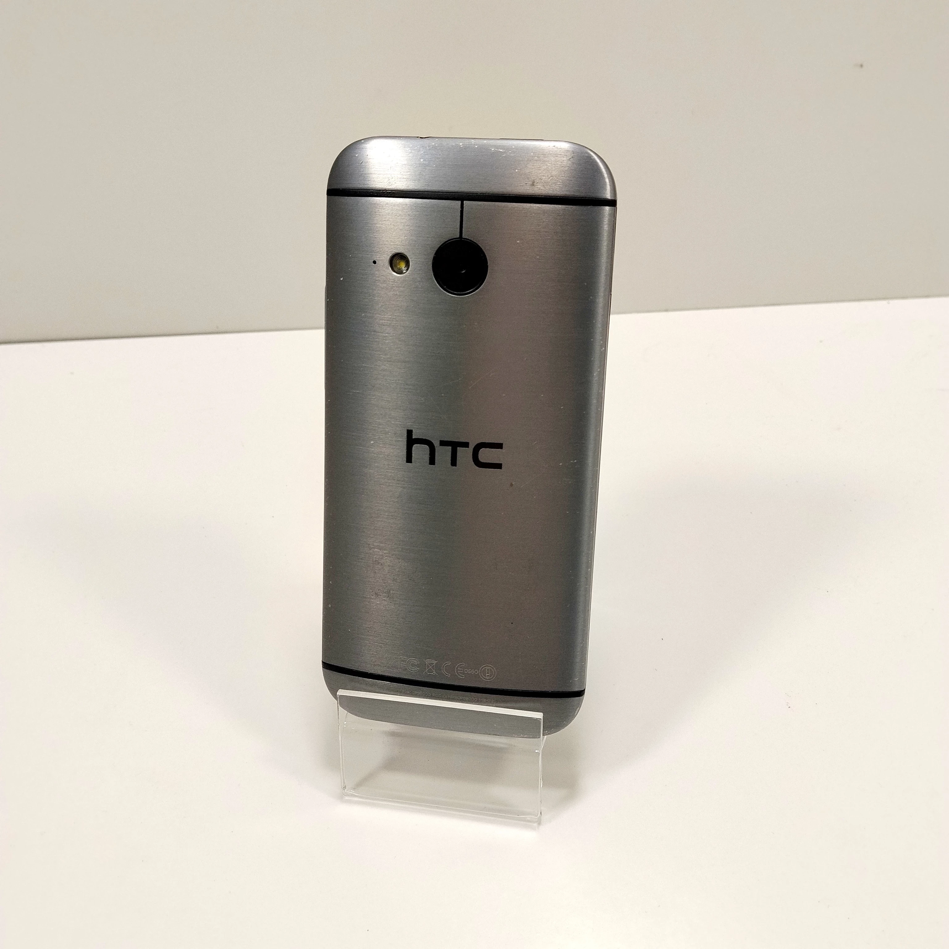 telefon-htc-one-mini-2-stan-11323-2