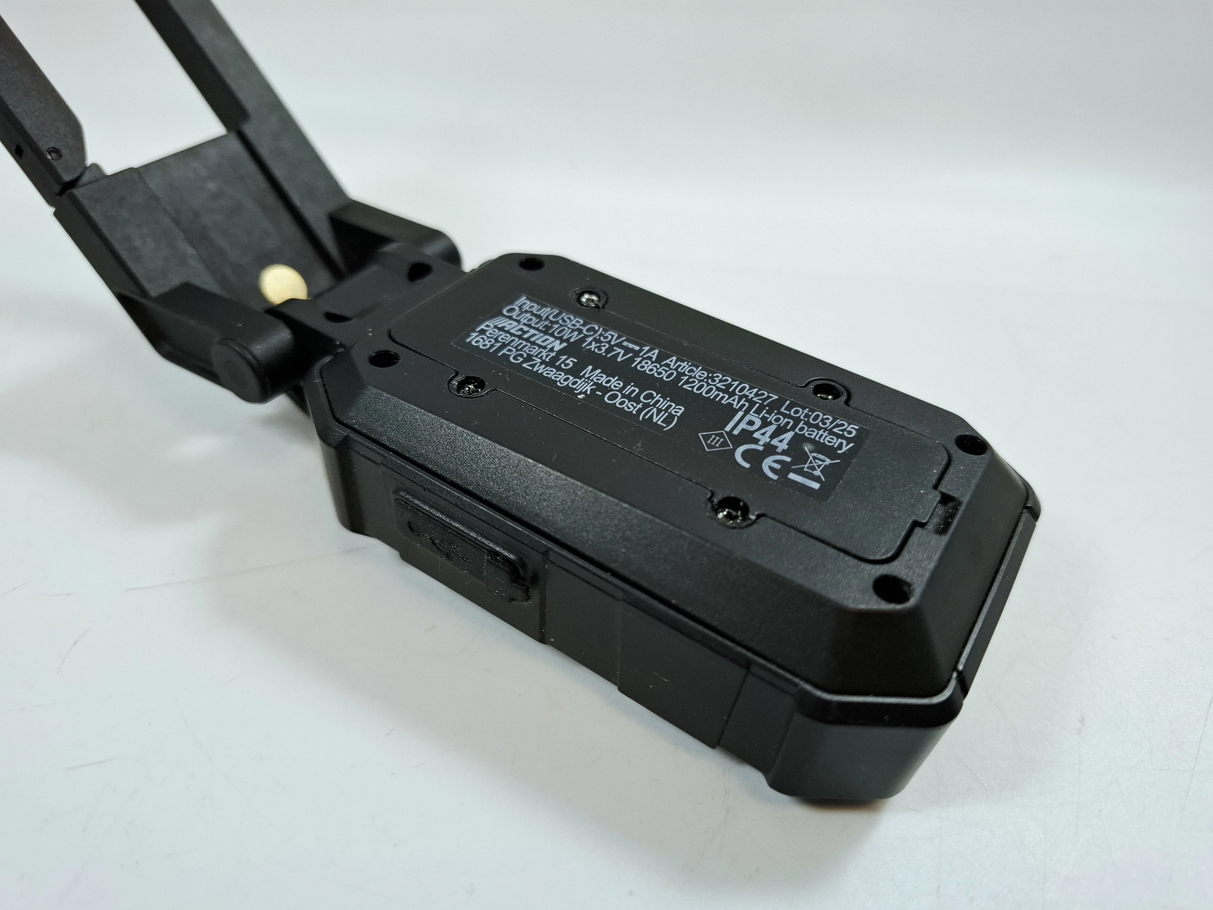 latarka-z-uchwytem-led-kod-producenta-1010101