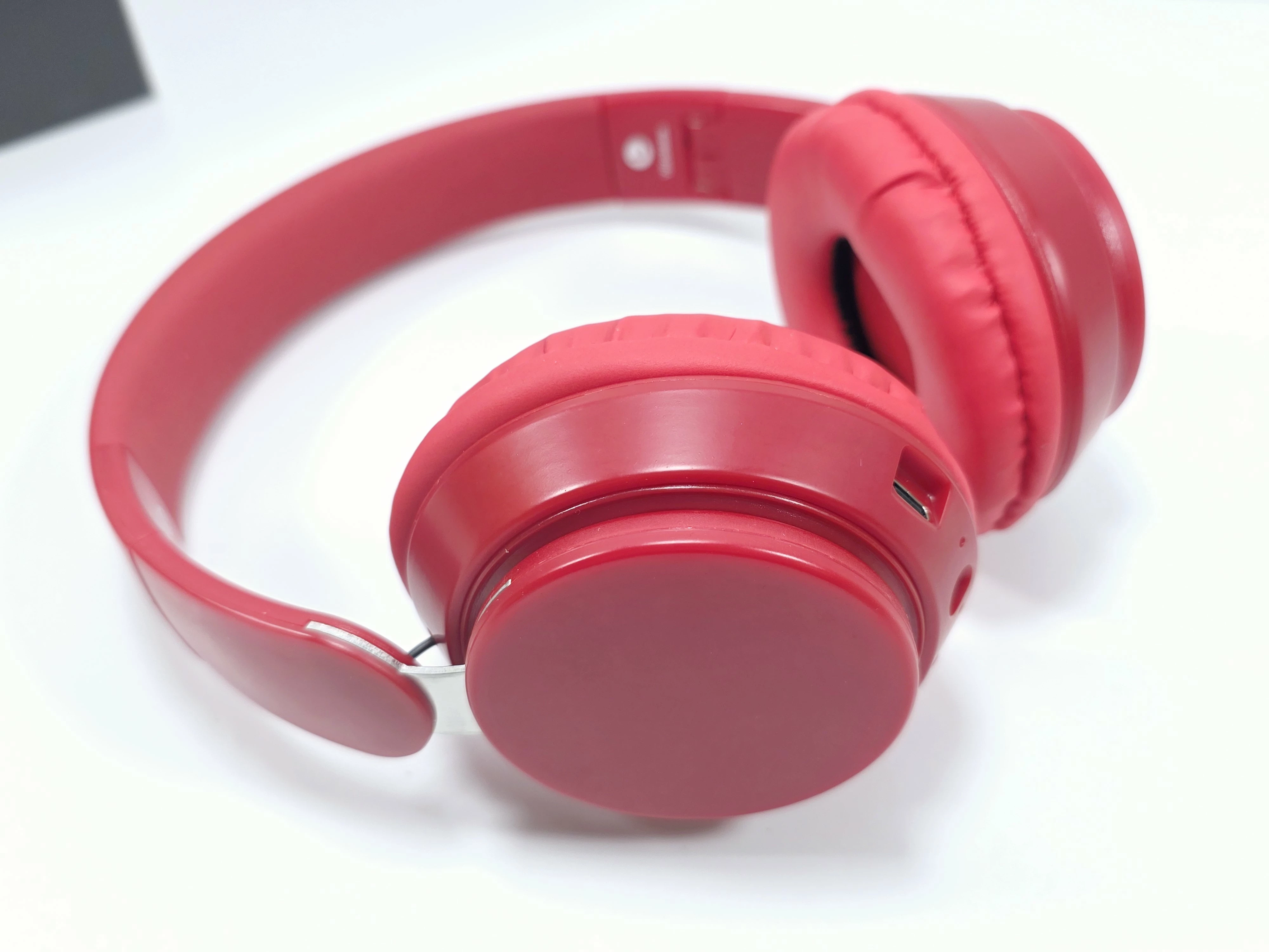 sluchawki-bluetooth-czerwone-ean-gtin-5905261445674