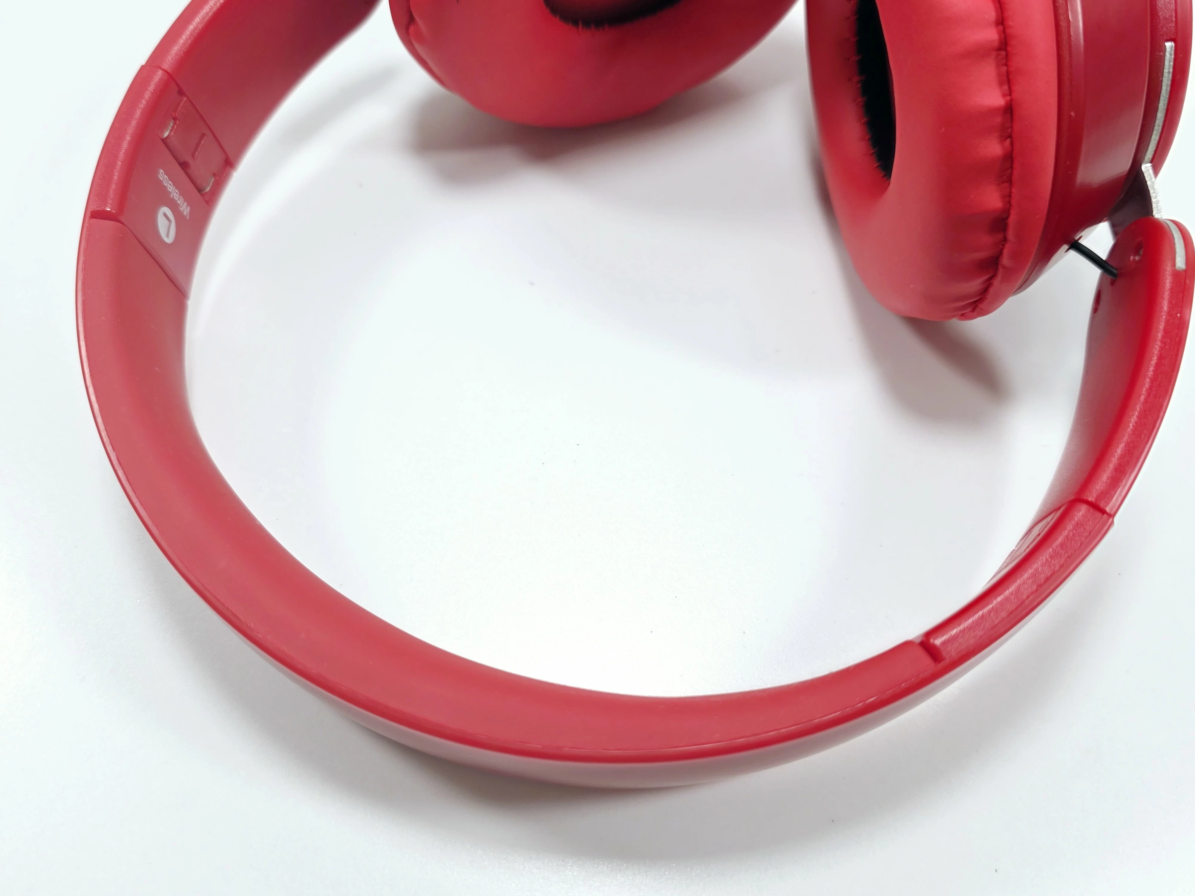 sluchawki-bluetooth-czerwone-kolor-dominujacy-129357-4