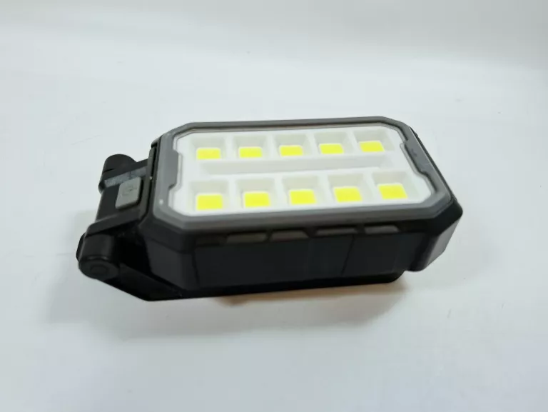 latarka-z-uchwytem-led-wyszynskiego-24-tczew