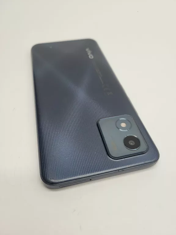 smartfon-vivo-y01-332gb-651-czarny-defekt-ekranu-przekatna-ekranu-651