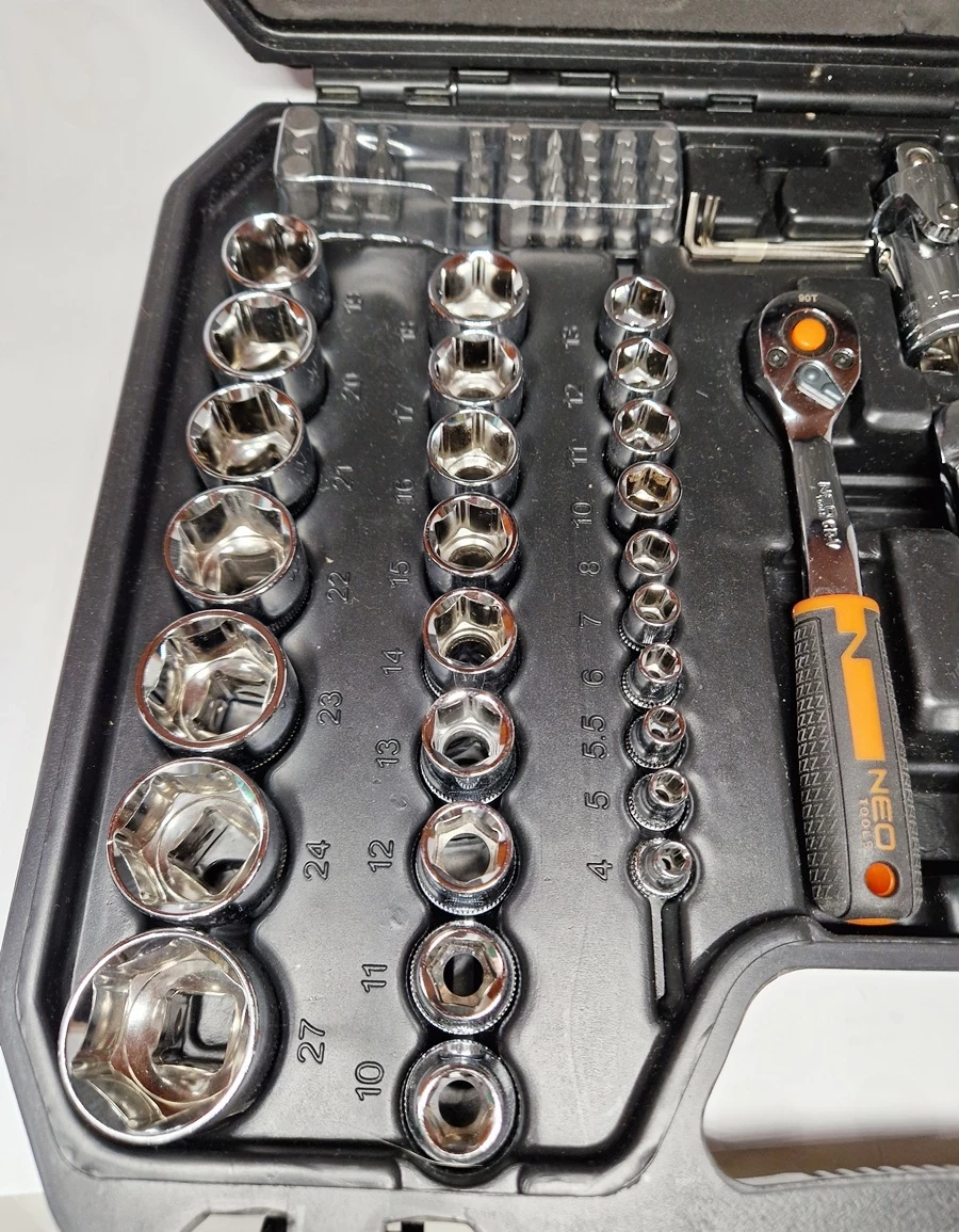 zestaw-kluczy-grzechtoak-neo-tools-73-el-wal-liczba-elementow-w-zestawie-73