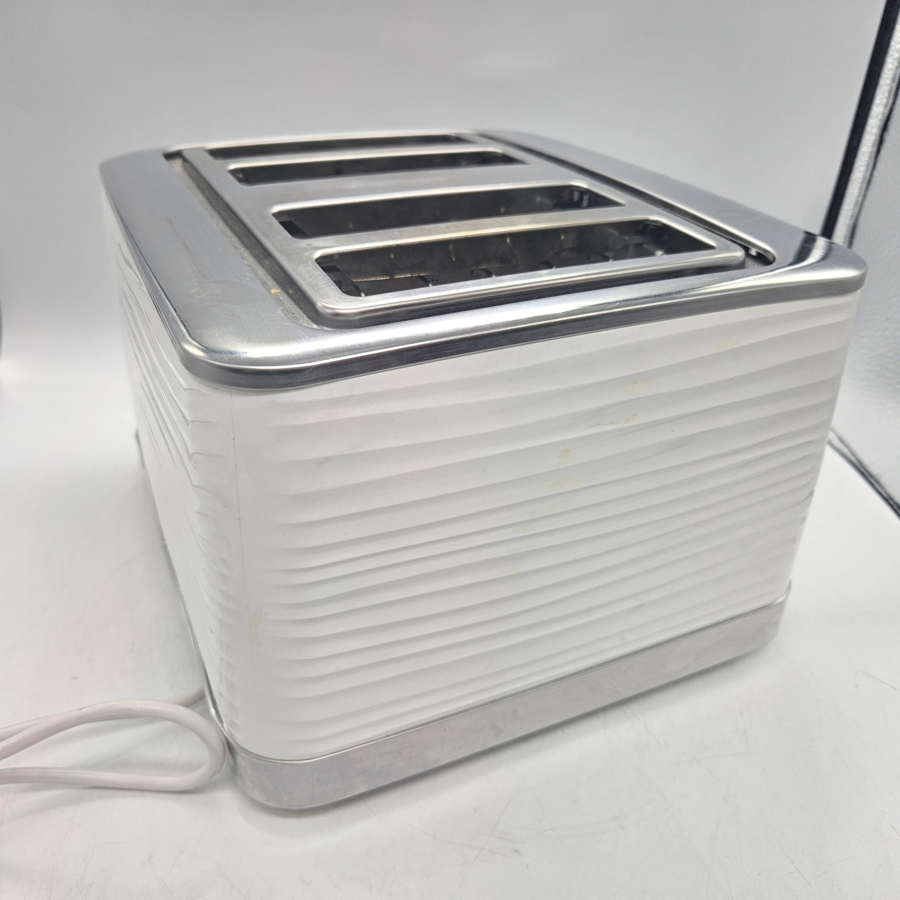 toster-russell-hobbs-24380-bialy-1800-w-moc-180000