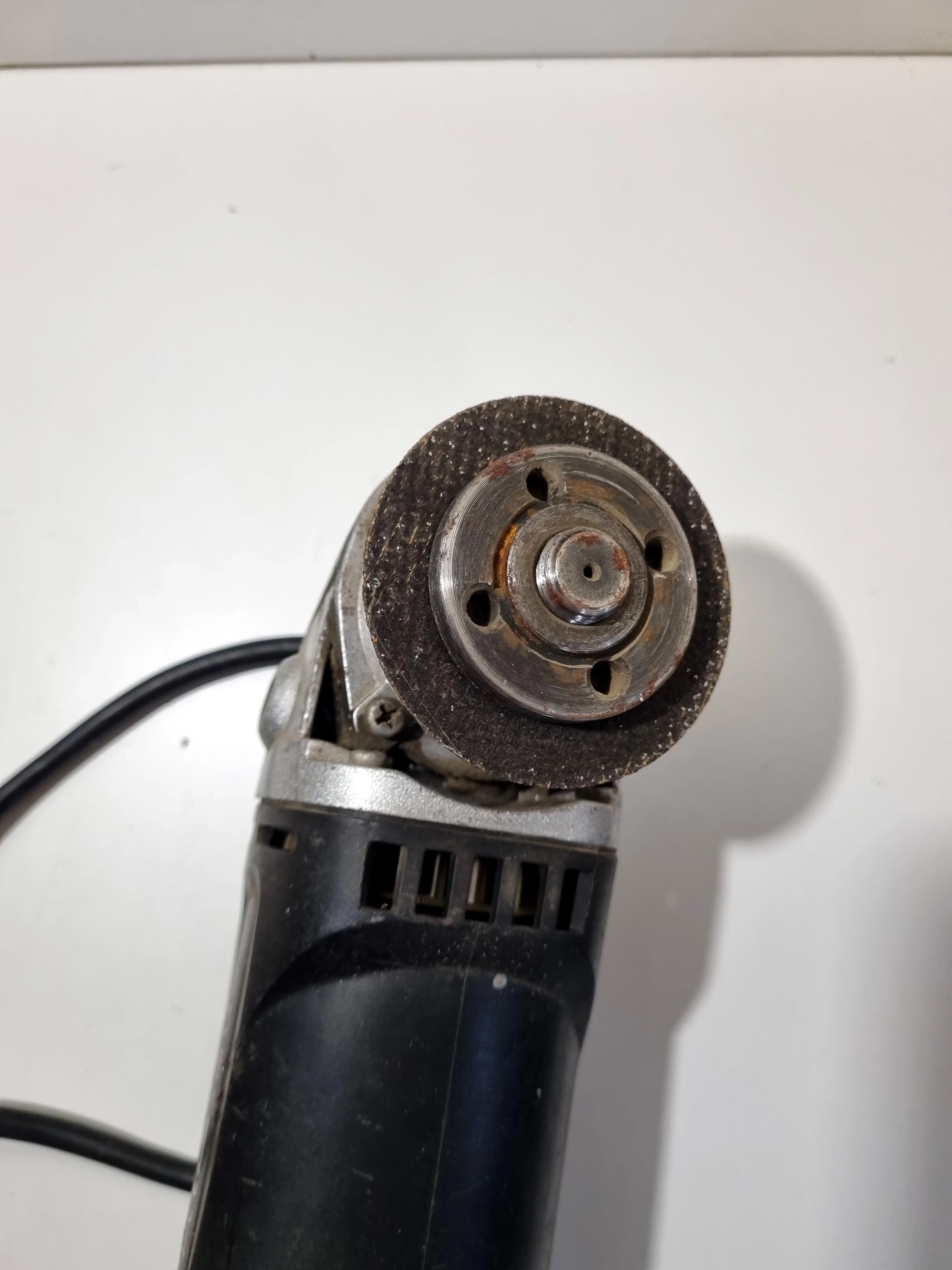 skil-9006-szlifierka-katowa-katowka-f0159006aa-115mm-600w-stan-11323-2