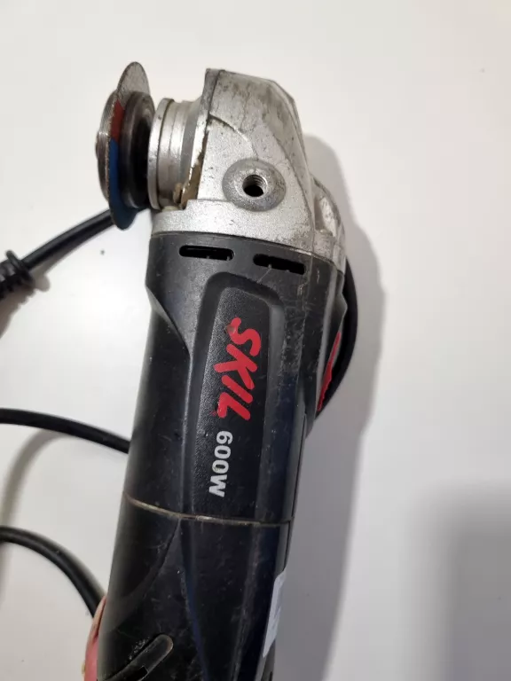 skil-9006-szlifierka-katowa-katowka-f0159006aa-115mm-600w-pl-wolnosci-801-sroda-sl