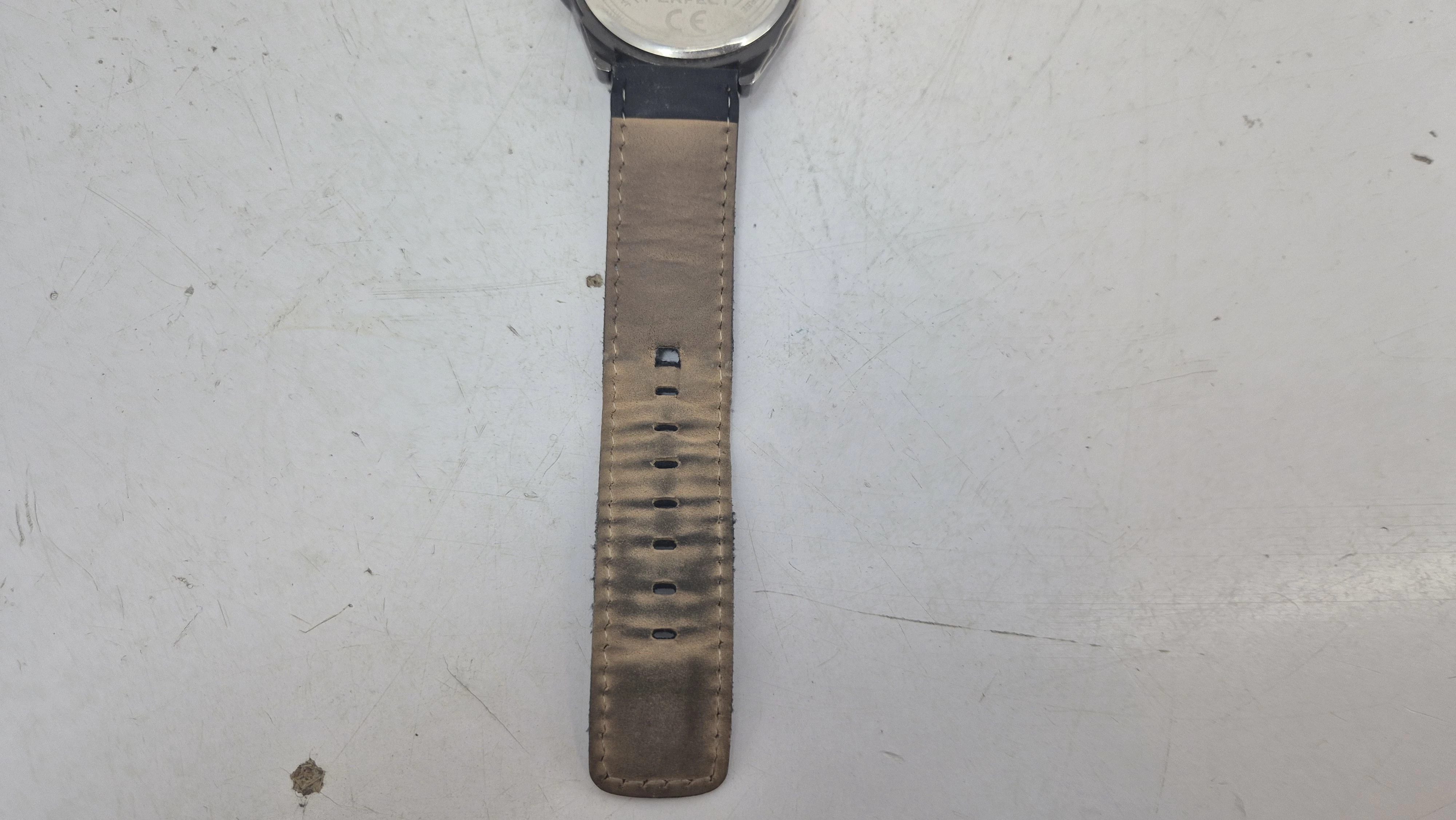 zegarek-perfect-w118-ksztalt-koperty-129223-2