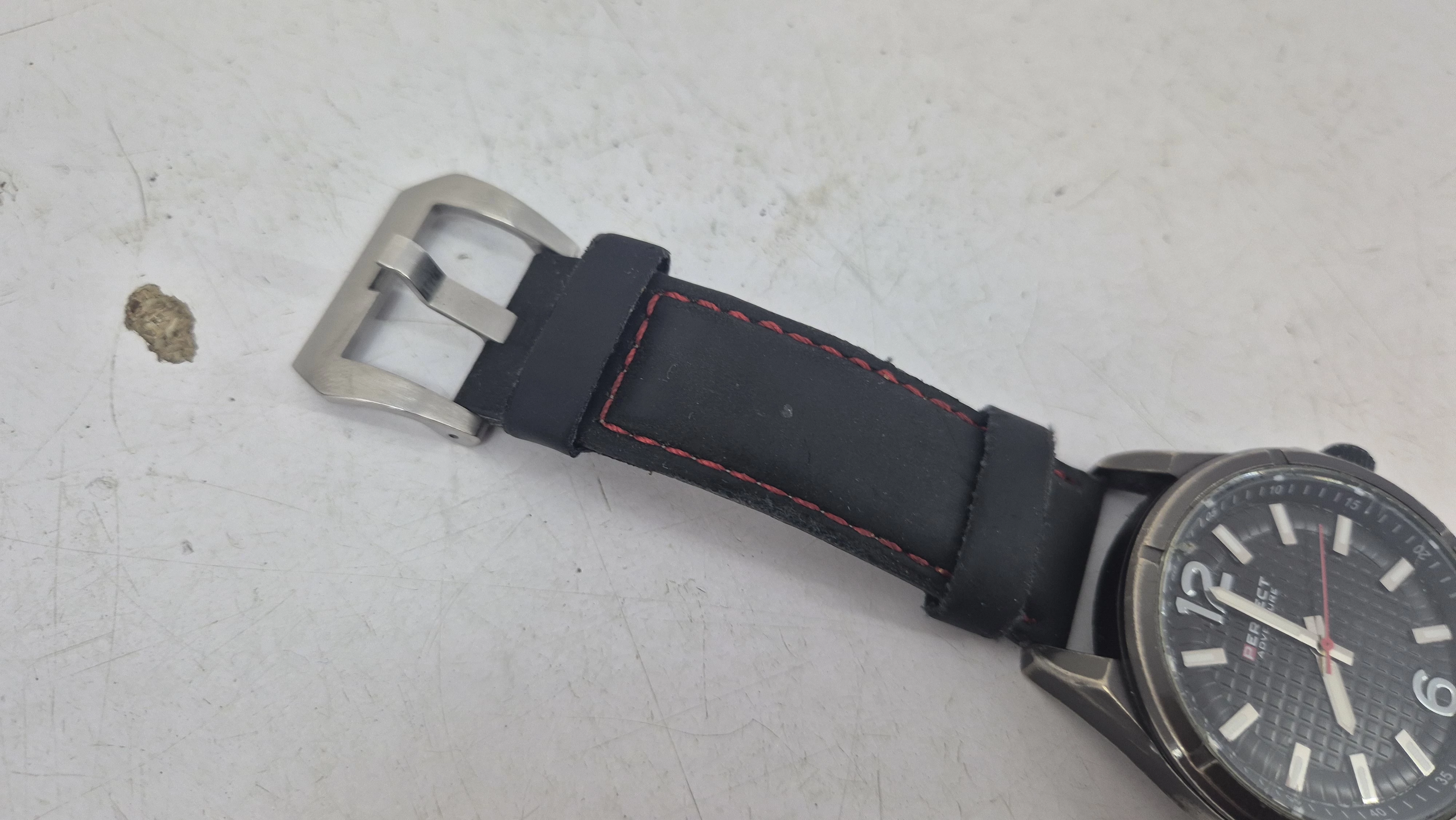 zegarek-perfect-w118-material-paska-129219-6