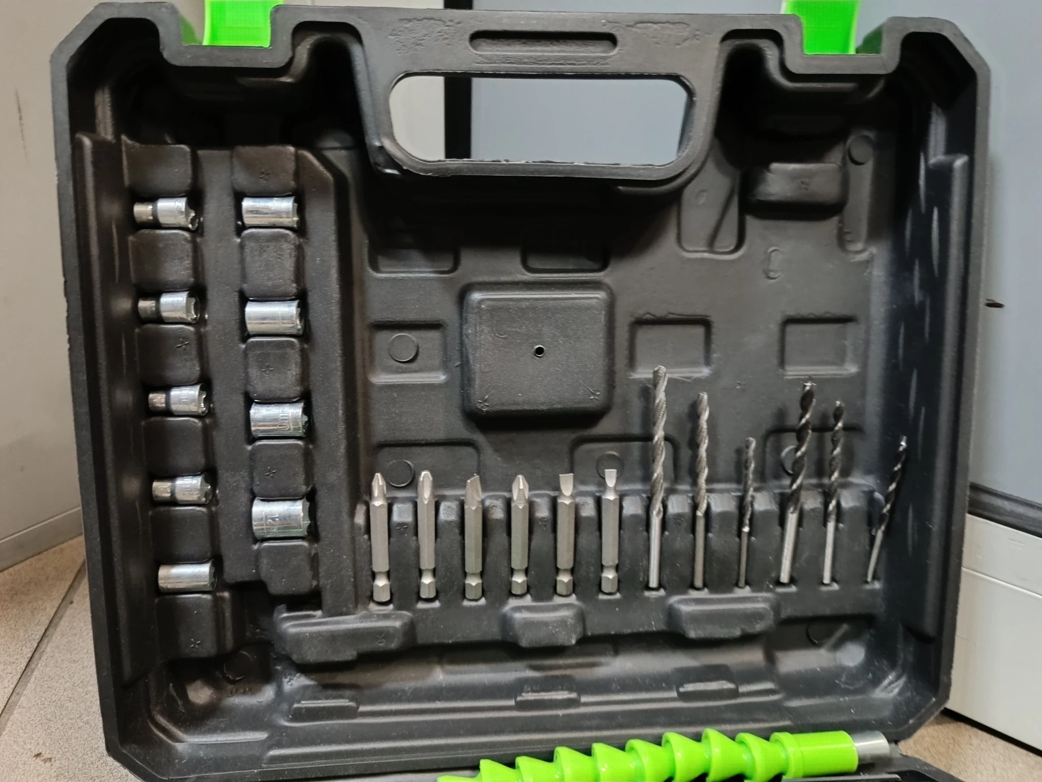 wiertarko-wkretarka-udarowa-xmaster-2-aku-bity-nasadki-napiecie-v-128551-2009119