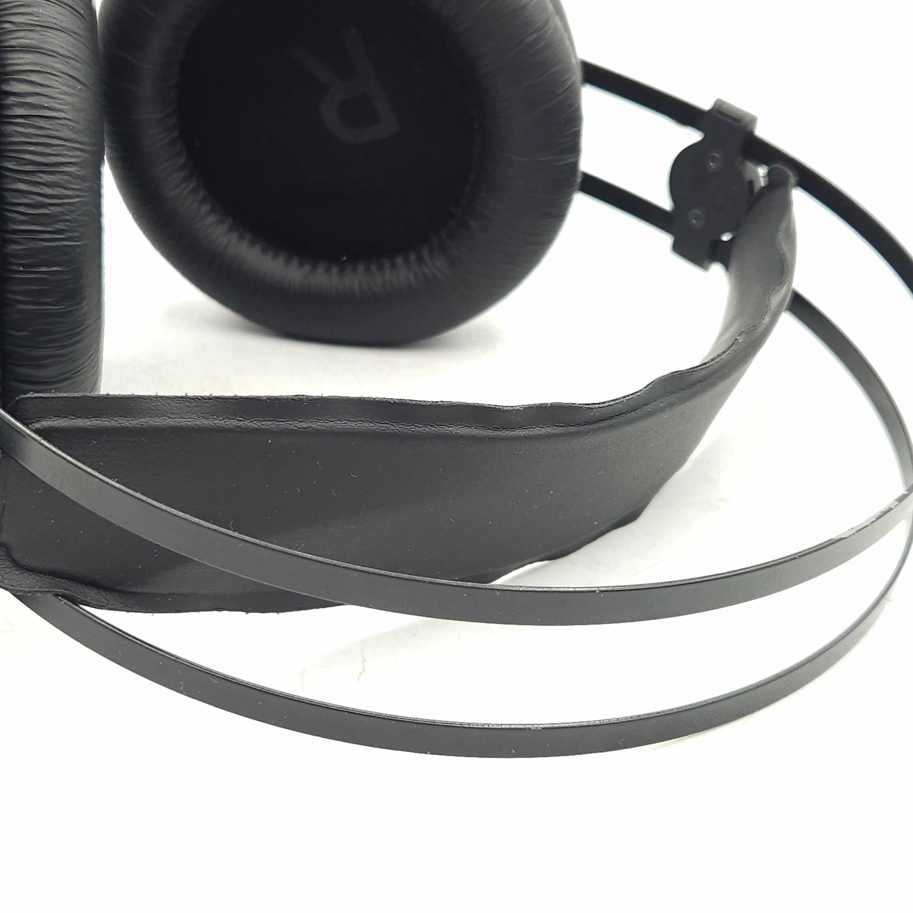 sluchawki-nauszne-akg-czarne-rodzaj-sluchawek-203681-217757