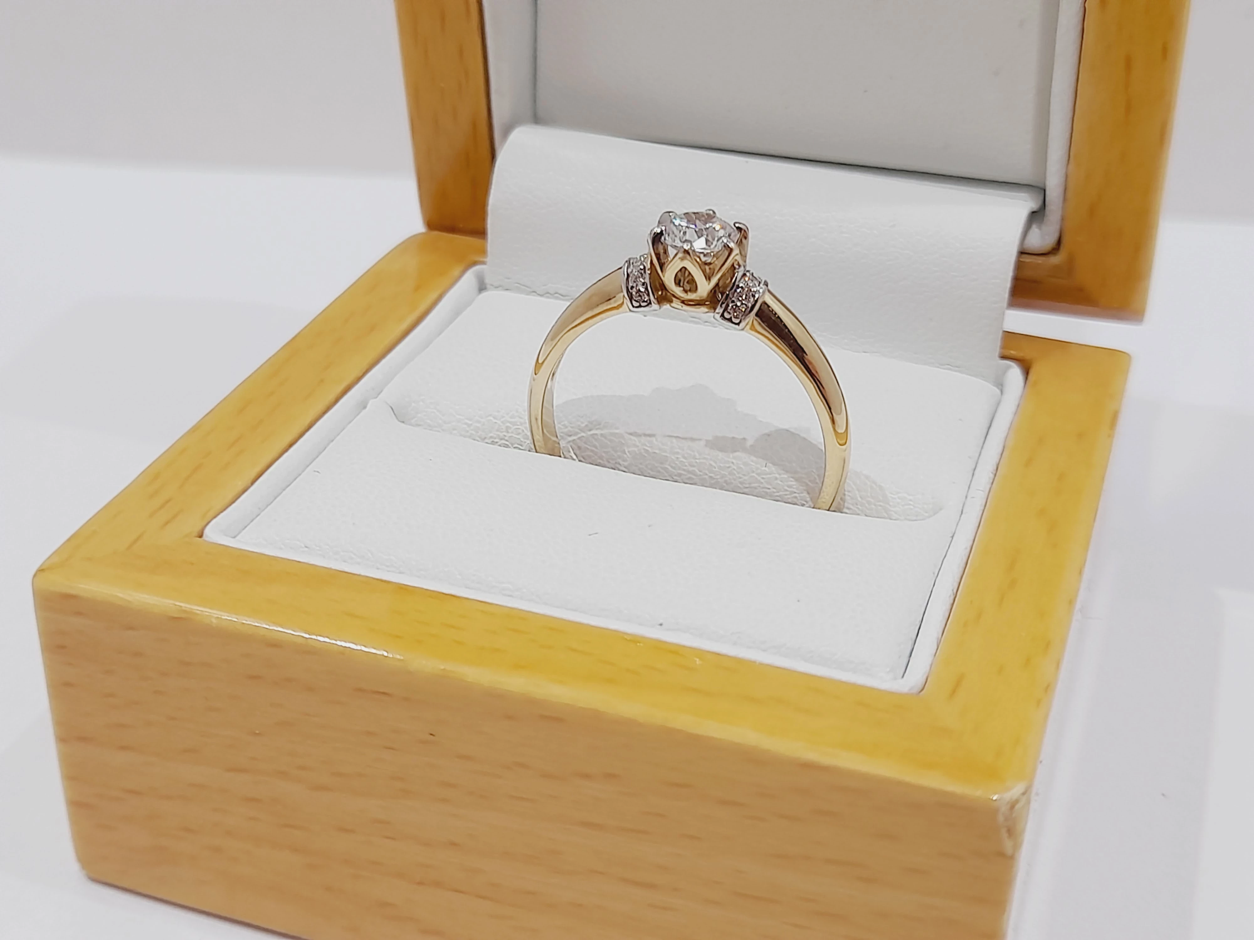 wyrob-jubilerski-piekny-zloty-pierscionek-stan-11323-2