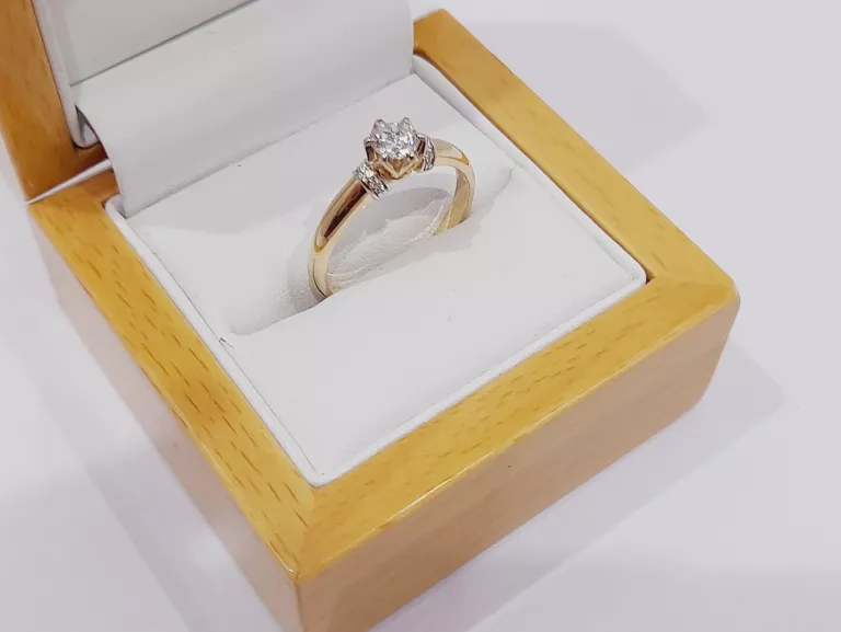 wyrob-jubilerski-piekny-zloty-pierscionek-material-15835-2