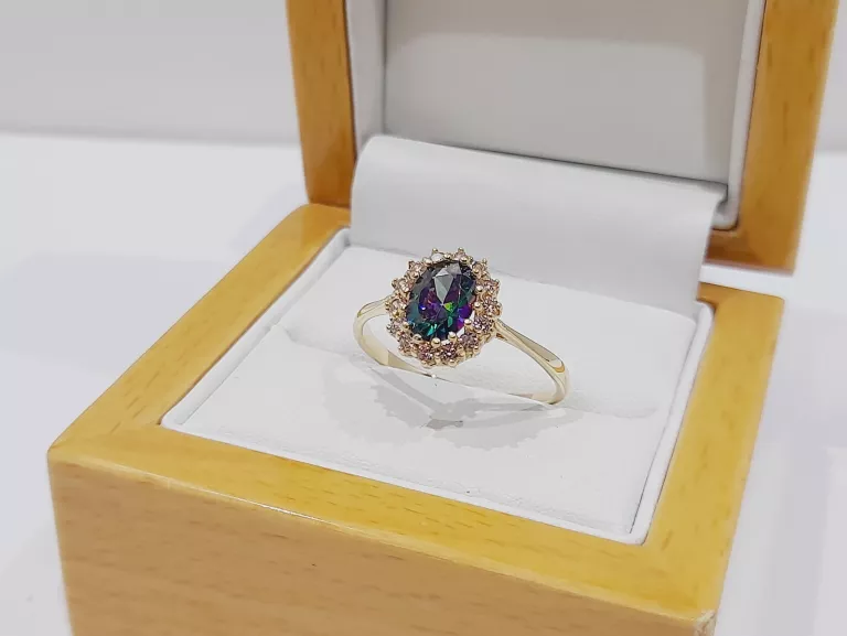 wyrob-jubilerski-piekny-zloty-pierscionek-kamien-17088-128