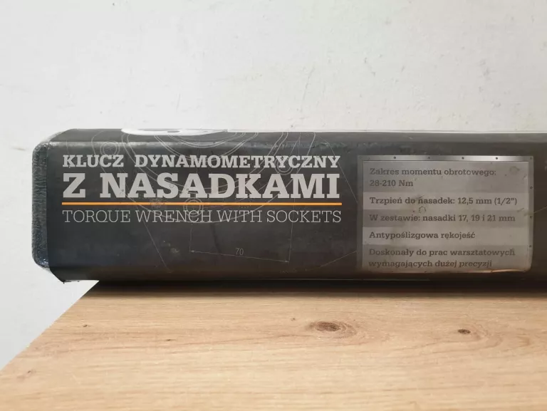 klucz-tw0430-20-klucz-dynamometryczny-niteo-z-nasadkami-28-210-nm-marka-248811-951102