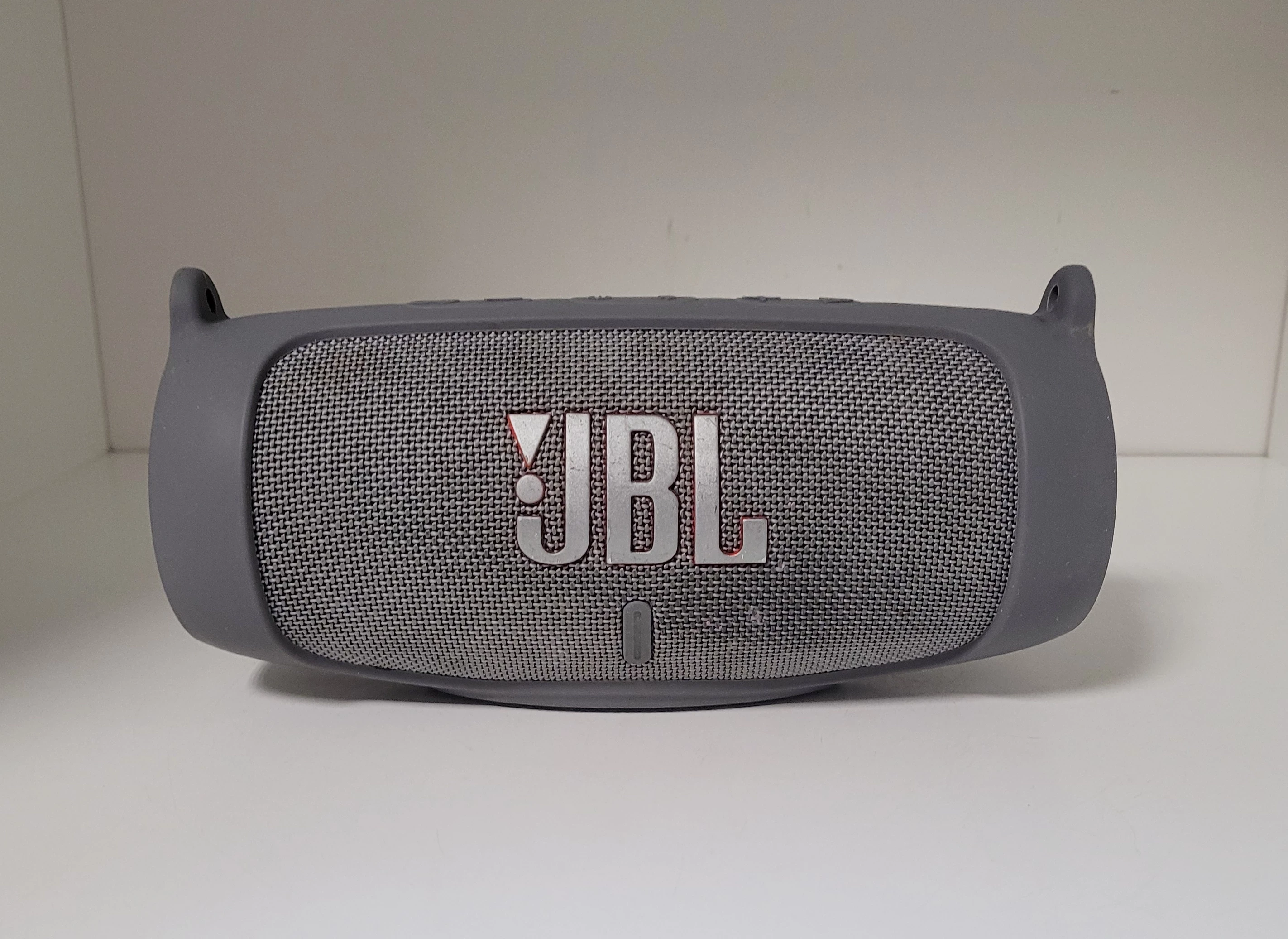 glosnik-jbl-charge-5-szary-plwolnosci-9-10-sj-sycow