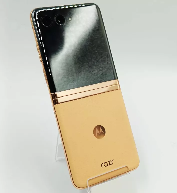 telefon-motorola-razr-40-8256gb-ultra-pudelko-kabel-stan-11323-2