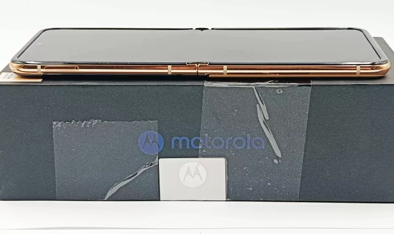 telefon-motorola-razr-40-8256gb-ultra-pudelko-kabel-system-operacyjny-4388-1