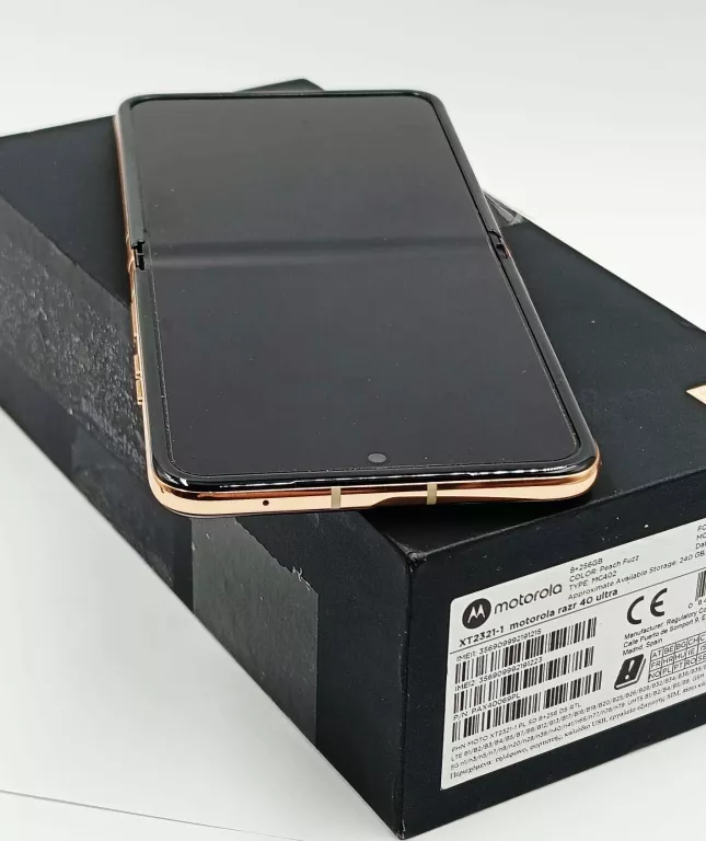 telefon-motorola-razr-40-ultra-pudelko-kabel-przekatna-ekranu-690