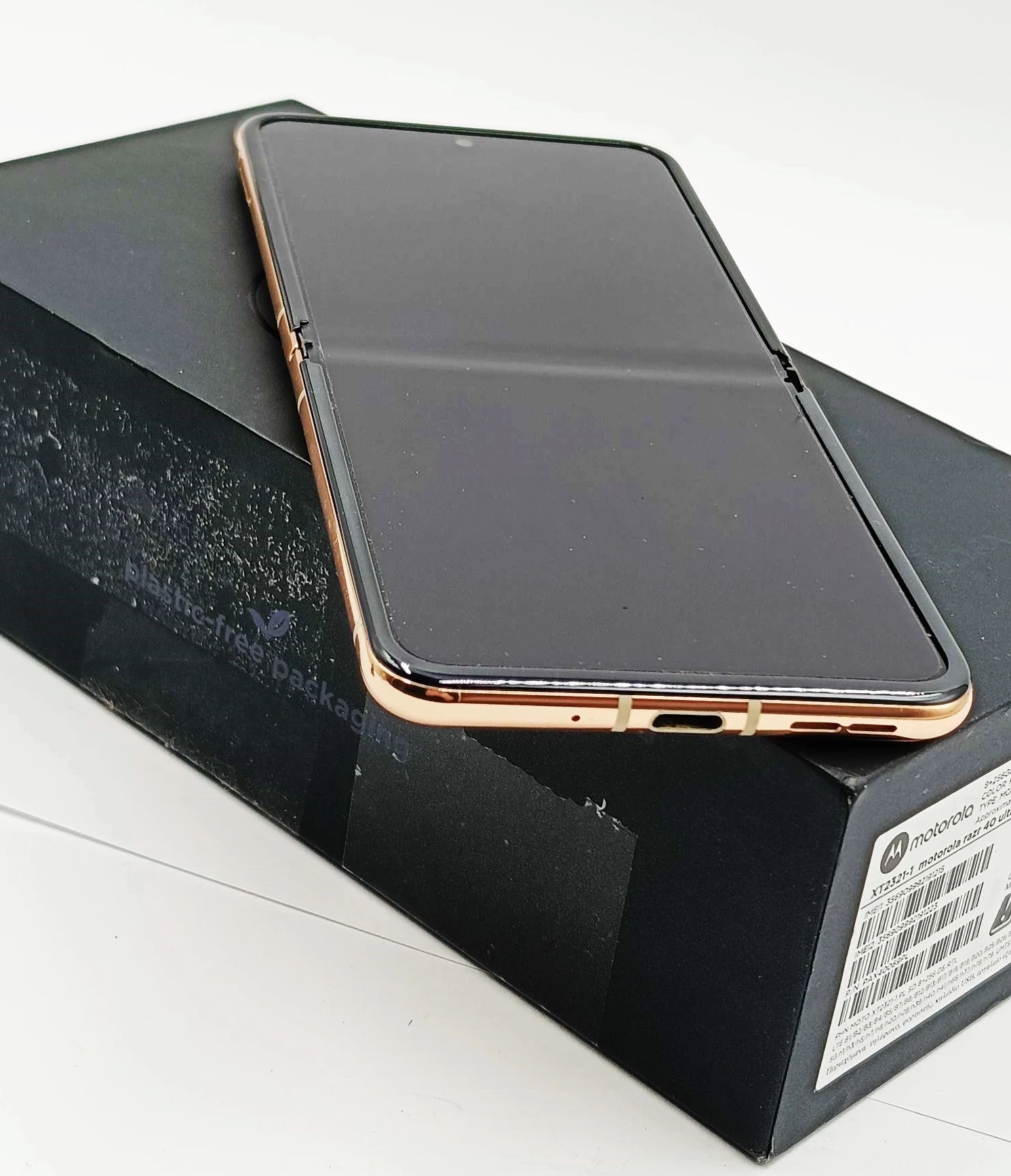 telefon-motorola-razr-40-8256gb-ultra-pudelko-kabel-typ-202685-212929